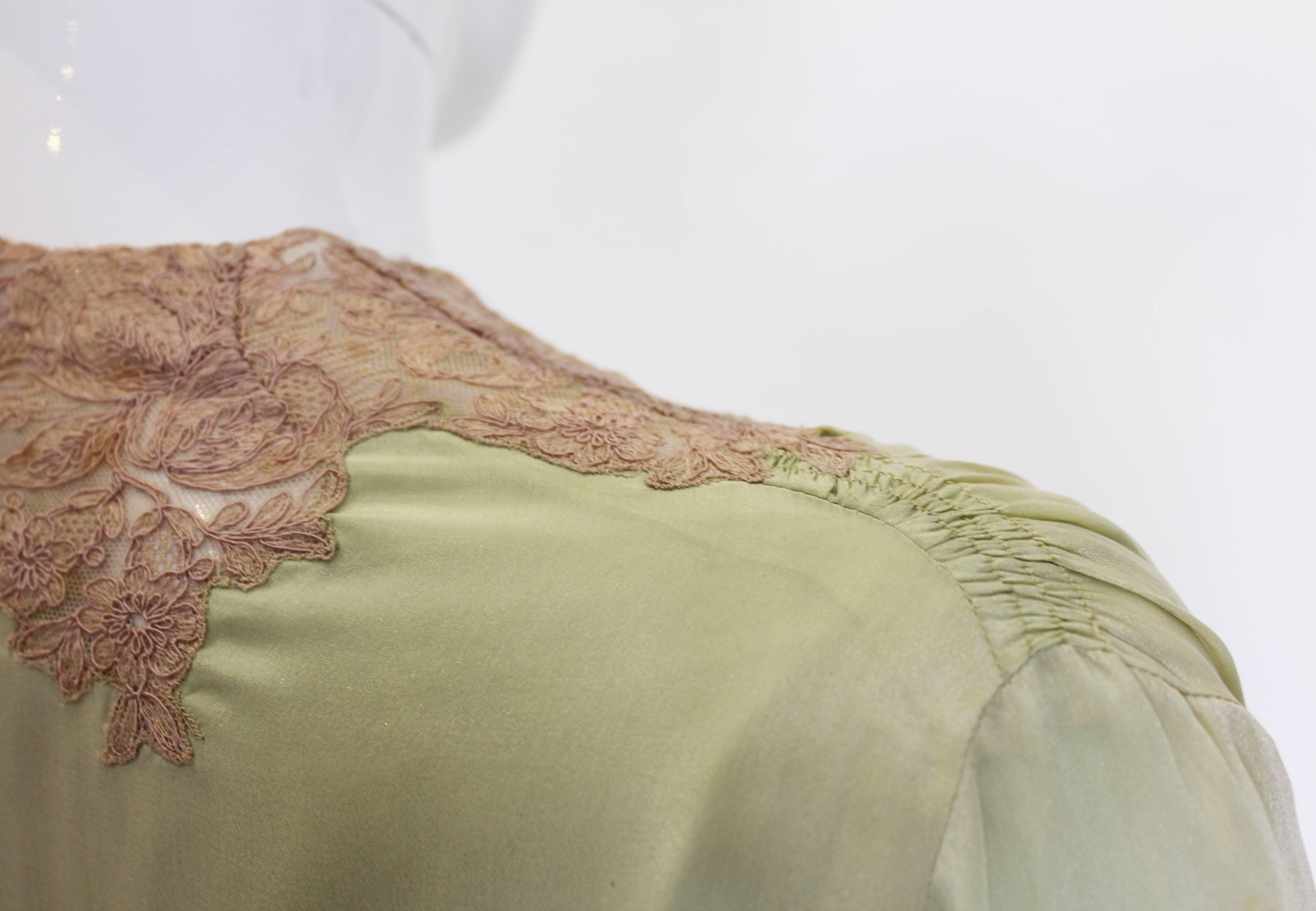 1950s Fine Silk Dressing Gown 2