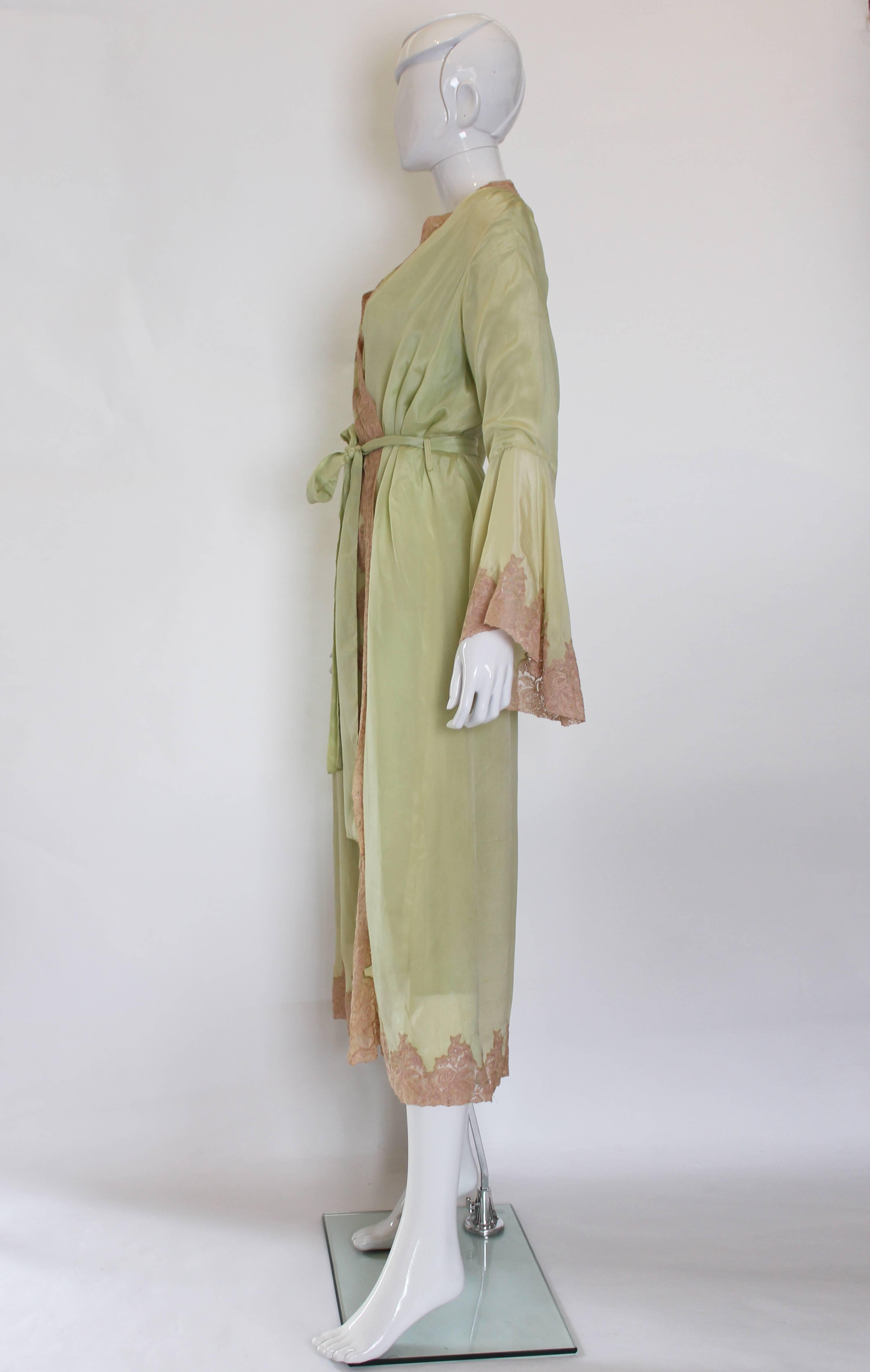 1950 dressing gown