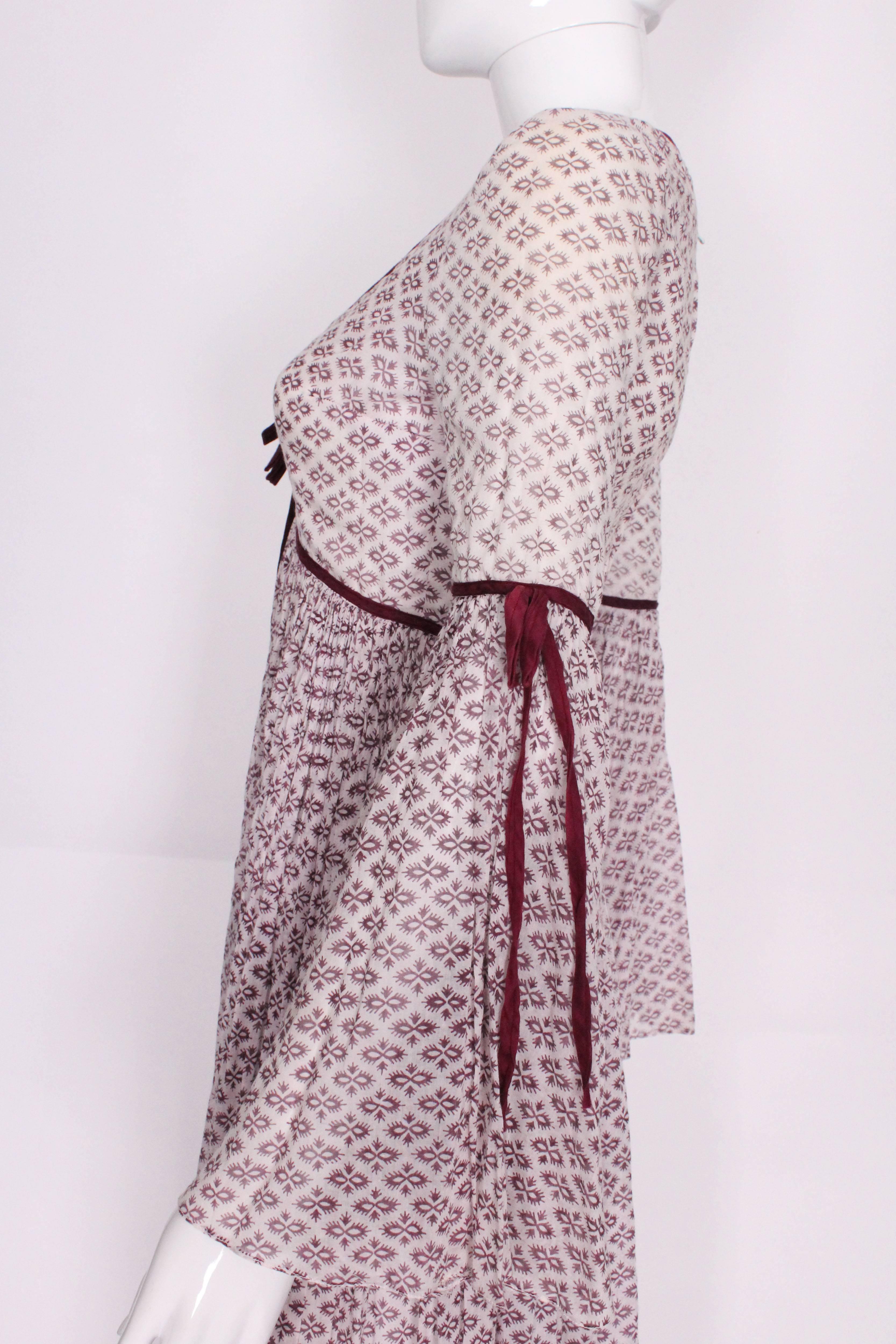 1970s Purple & White Indian Cotton Printed Maxi Dress In Excellent Condition In London, GB