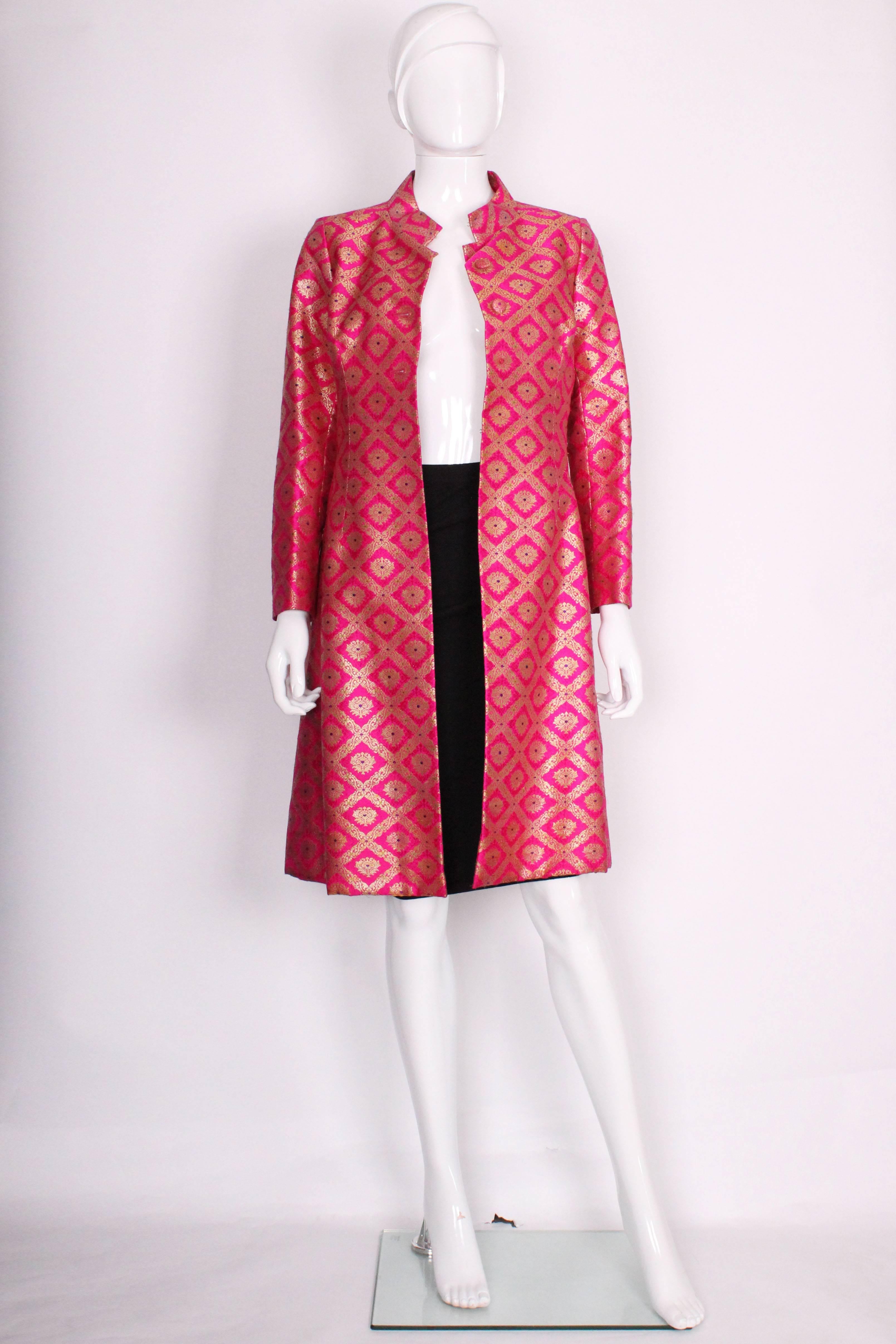 1960s Indian Silk Patterned Pink and Gold Coat & Headpiece In Excellent Condition In London, GB