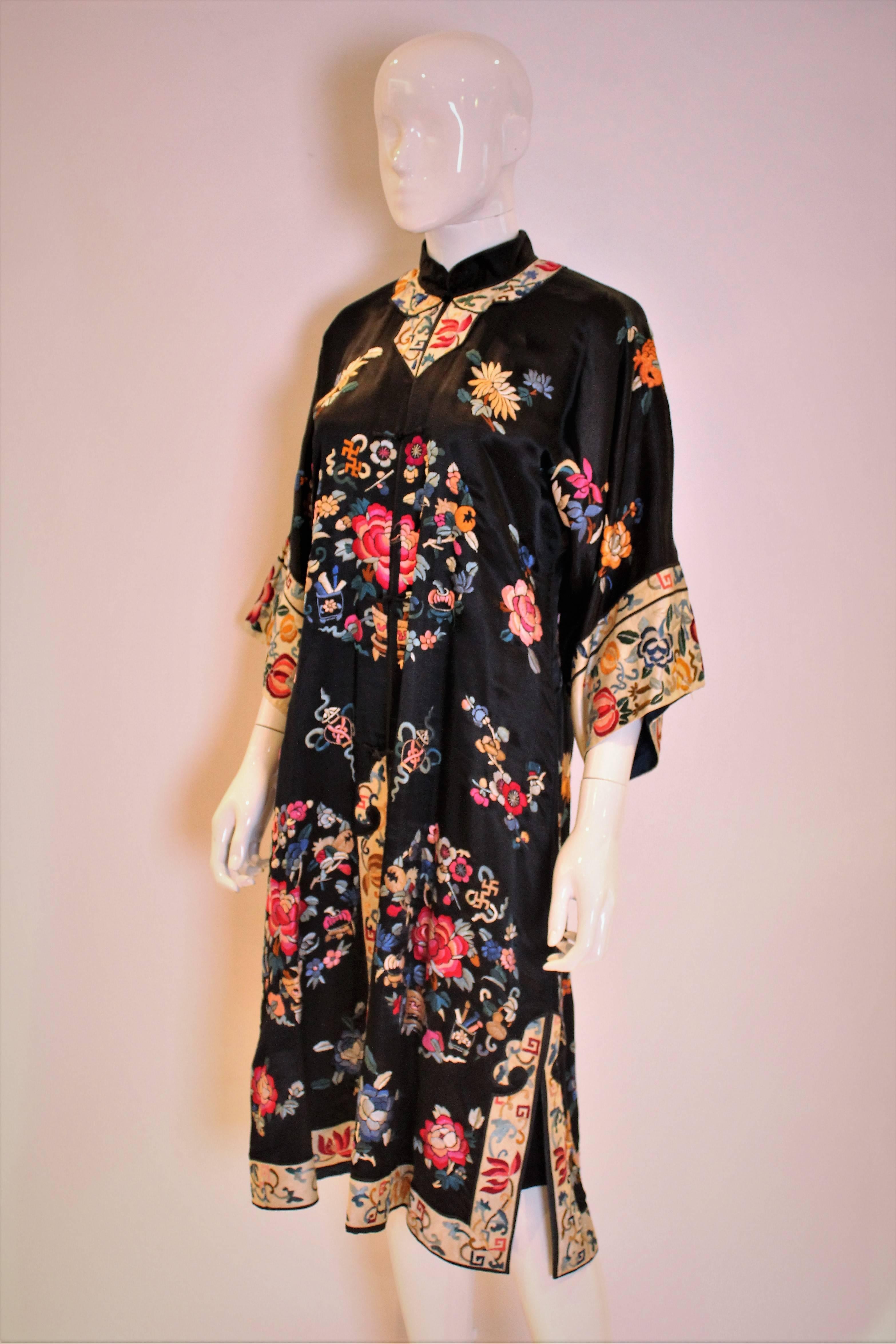 Women's 1940s Silk Embroidered Chinease Coat