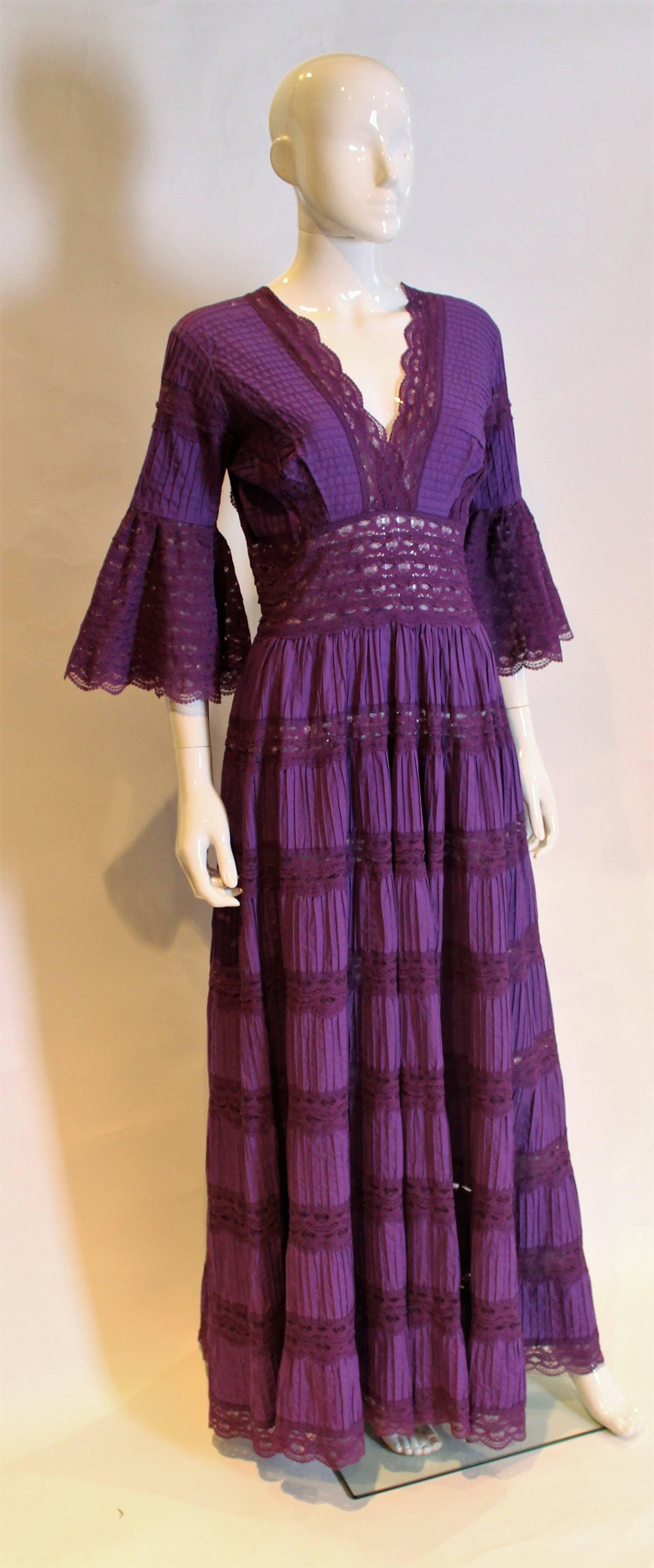 1970s Mexican Gown In Excellent Condition In London, GB