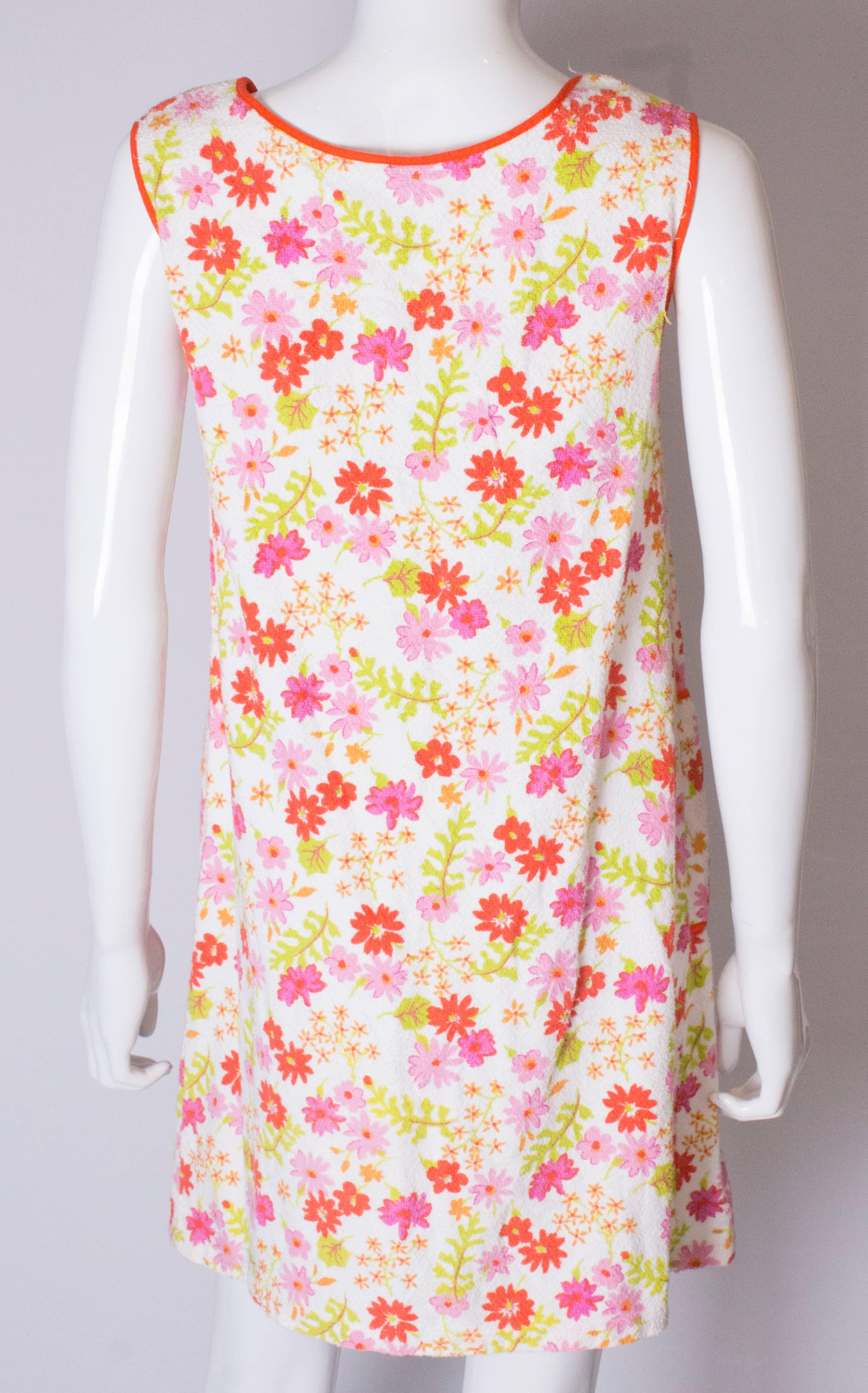 A Vintage 1960s floral printed Towelling summer Dress 2