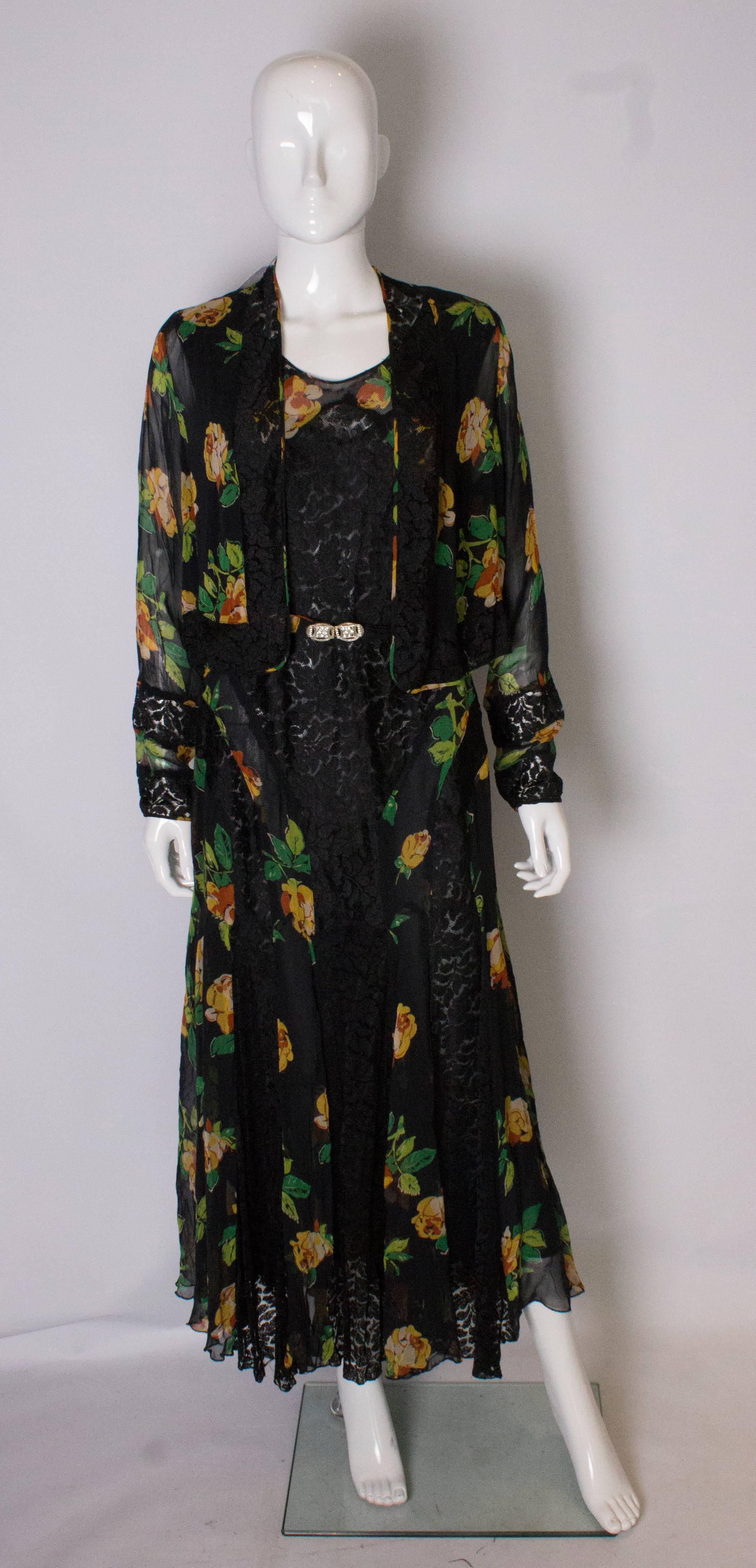 A Vintage 1920s floral silk print and black lace gown and matching bolero In Good Condition In London, GB