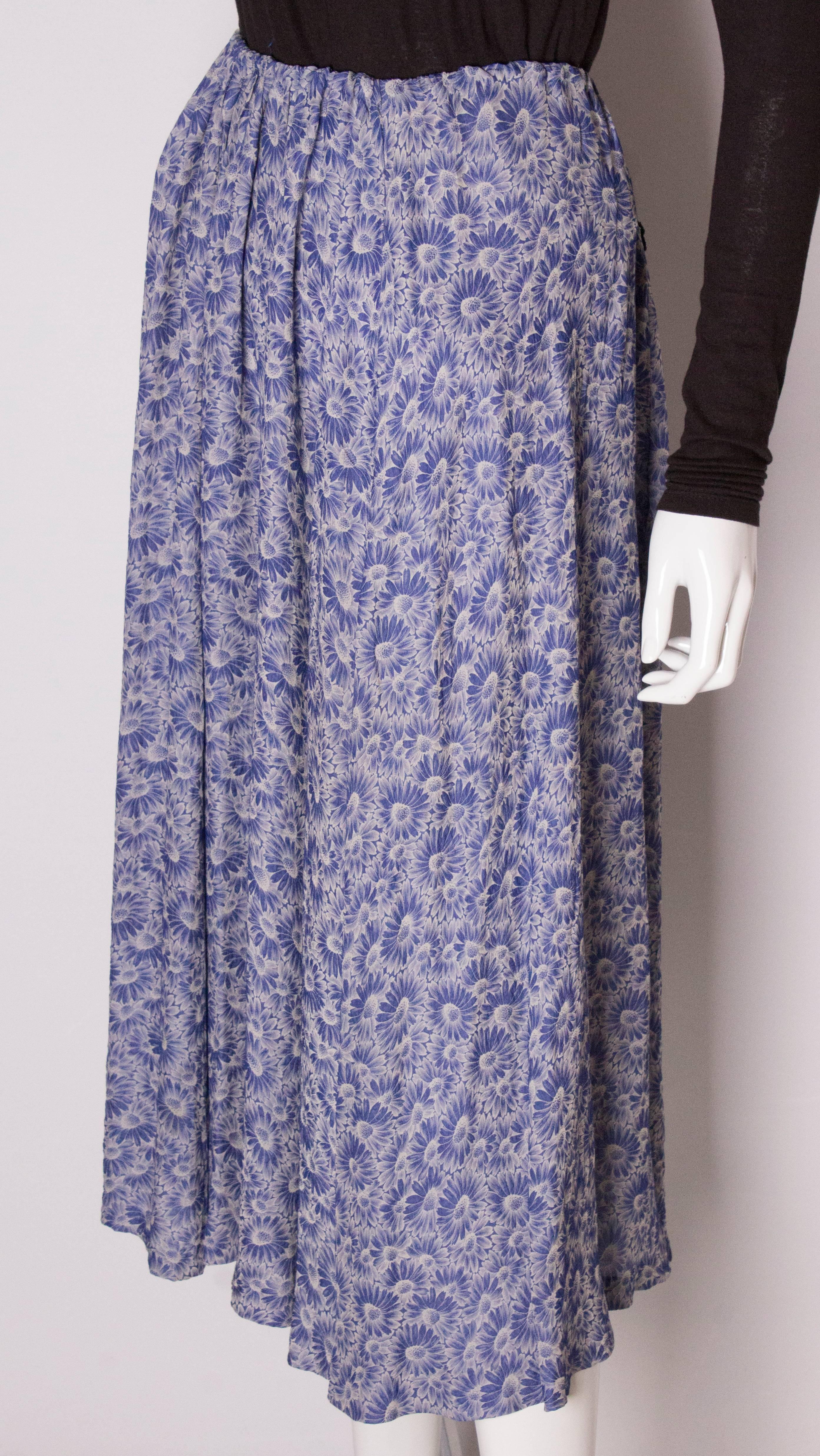Women's A Vintage 1970s Blue Floral printed Silk summer Skirt For Sale