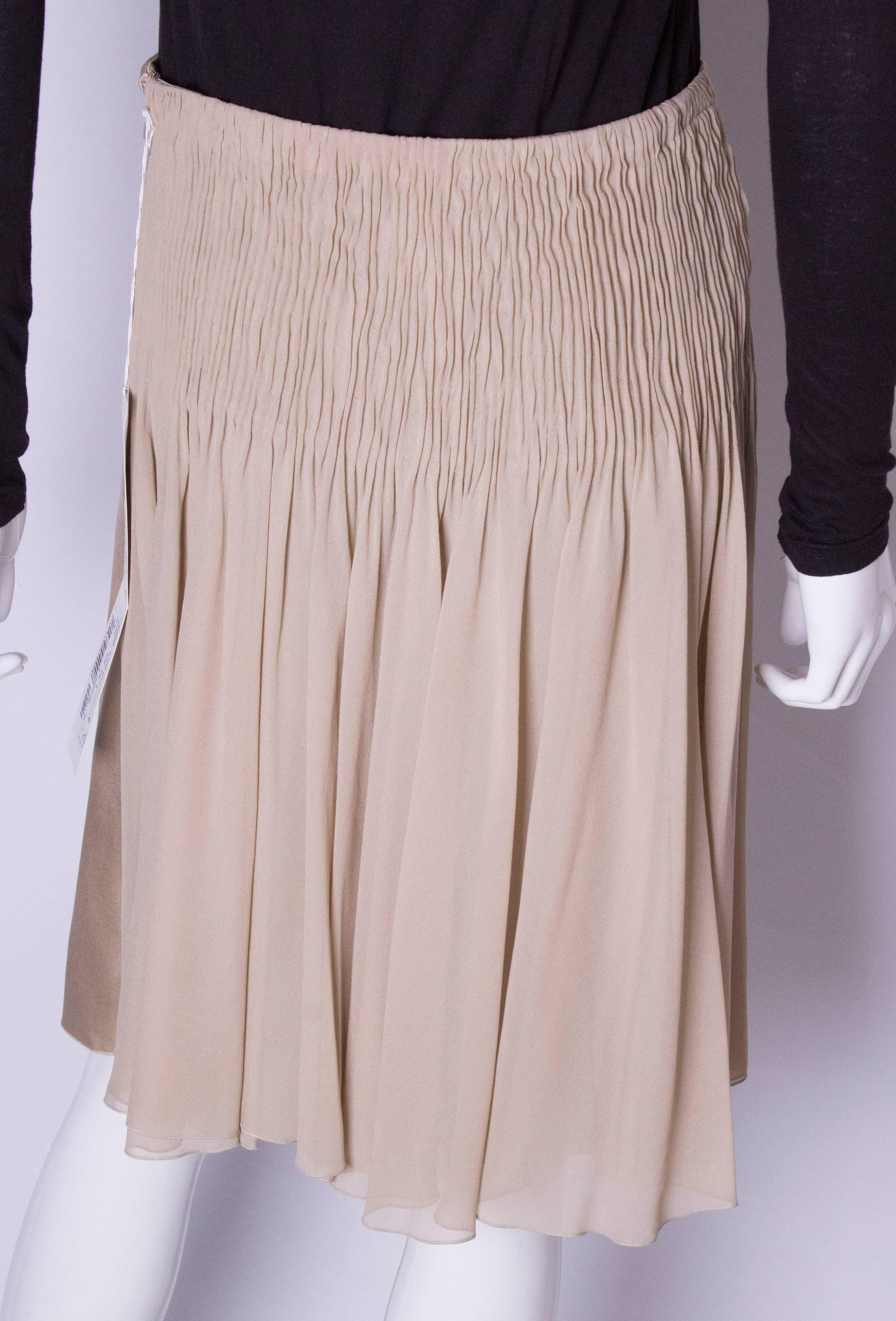 A Vintage cream Silk evening Skirt by Valentino In Excellent Condition In London, GB