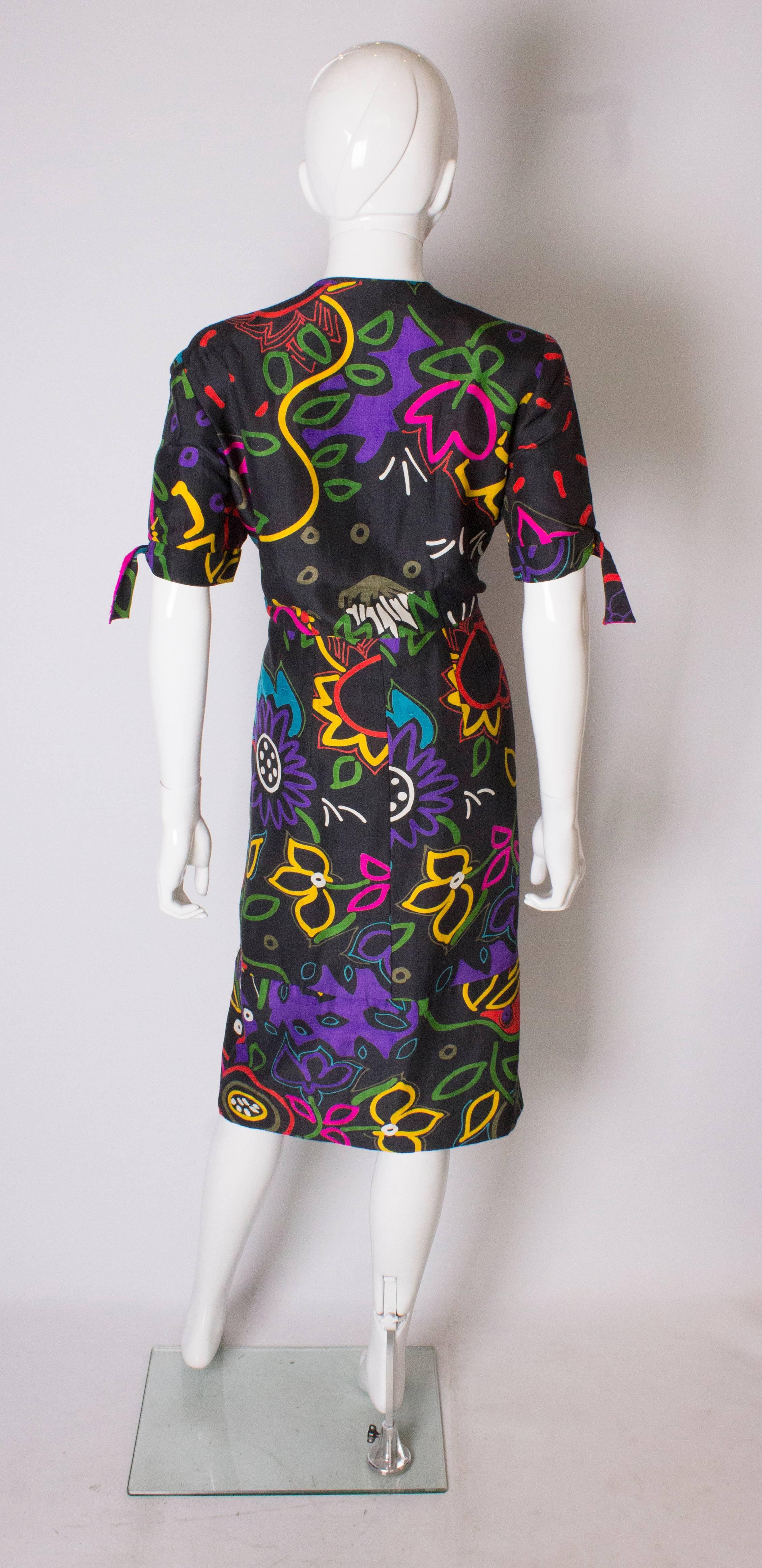 A Vintage 1980s abstract printed Silk day Dress by Donald Campbell For Sale 3