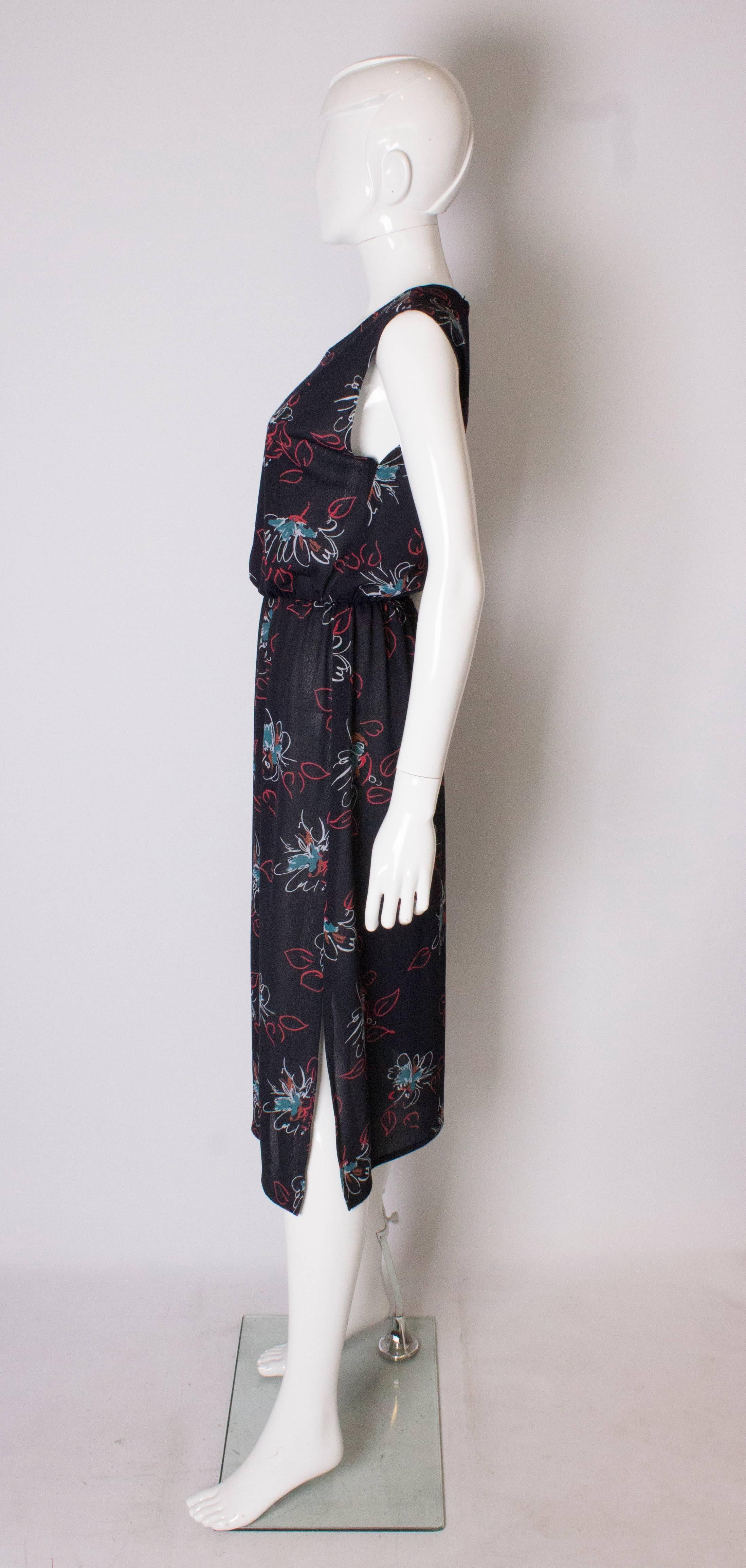 Women's A vintage 1970s abstract floral printed Shift day Dress For Sale