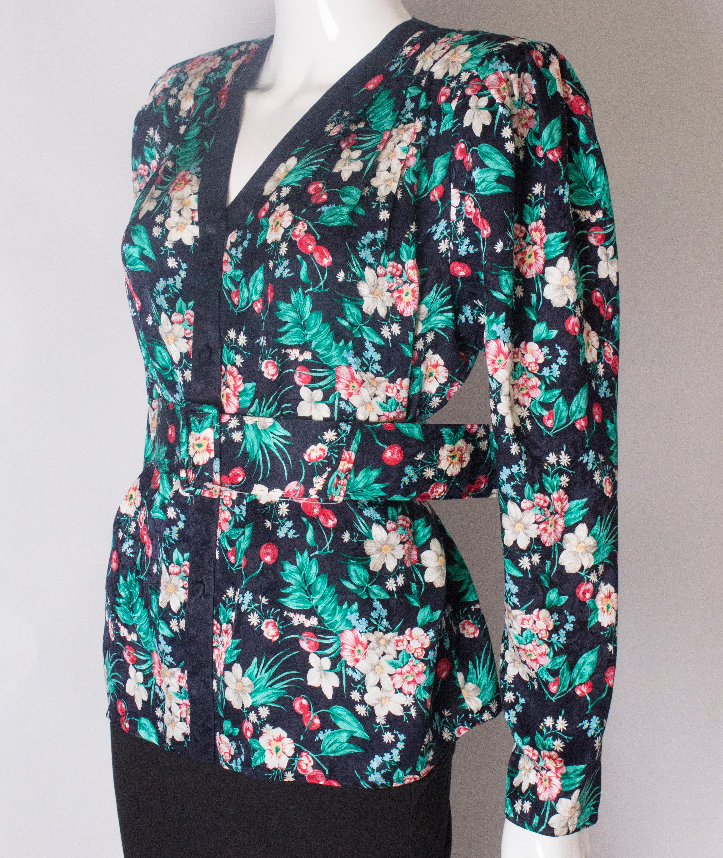 A Vintage 1980s silk floral printed jacket with matching belt by Diane Fres In New Condition For Sale In London, GB