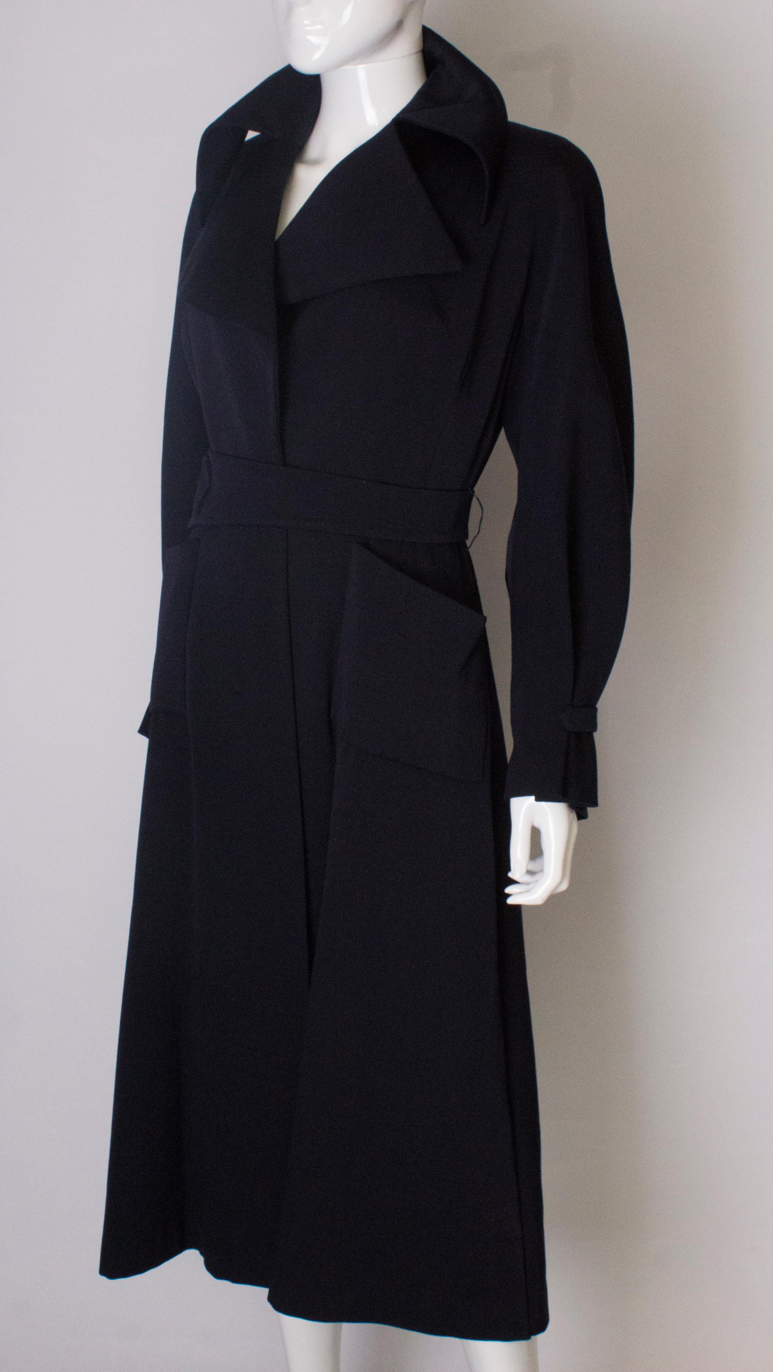 A Vintage 1950s dark navy tailored Coat by Simon Massey In Good Condition In London, GB