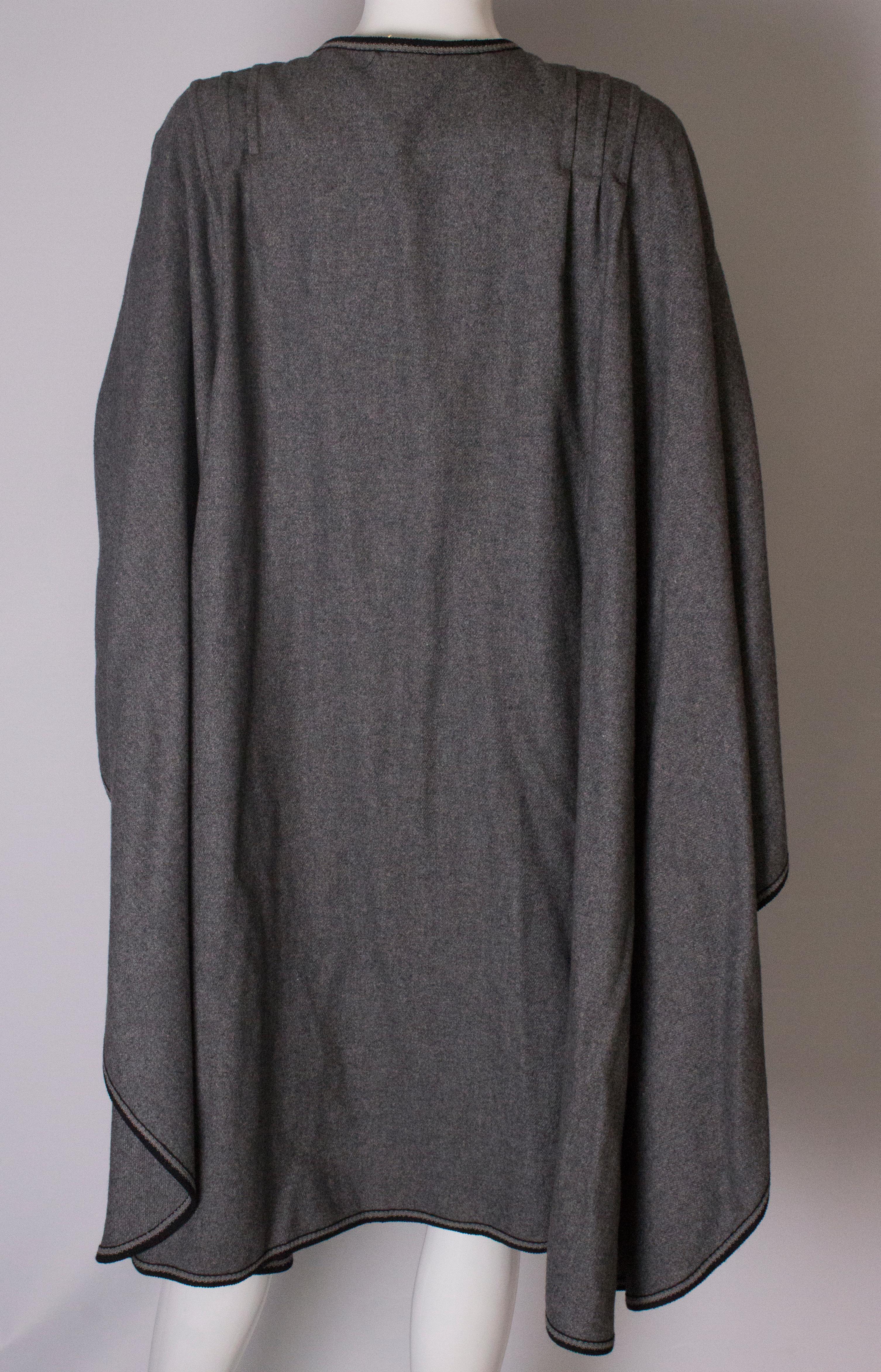 Women's Windsmoor Vintage Grey Wool Cape  For Sale