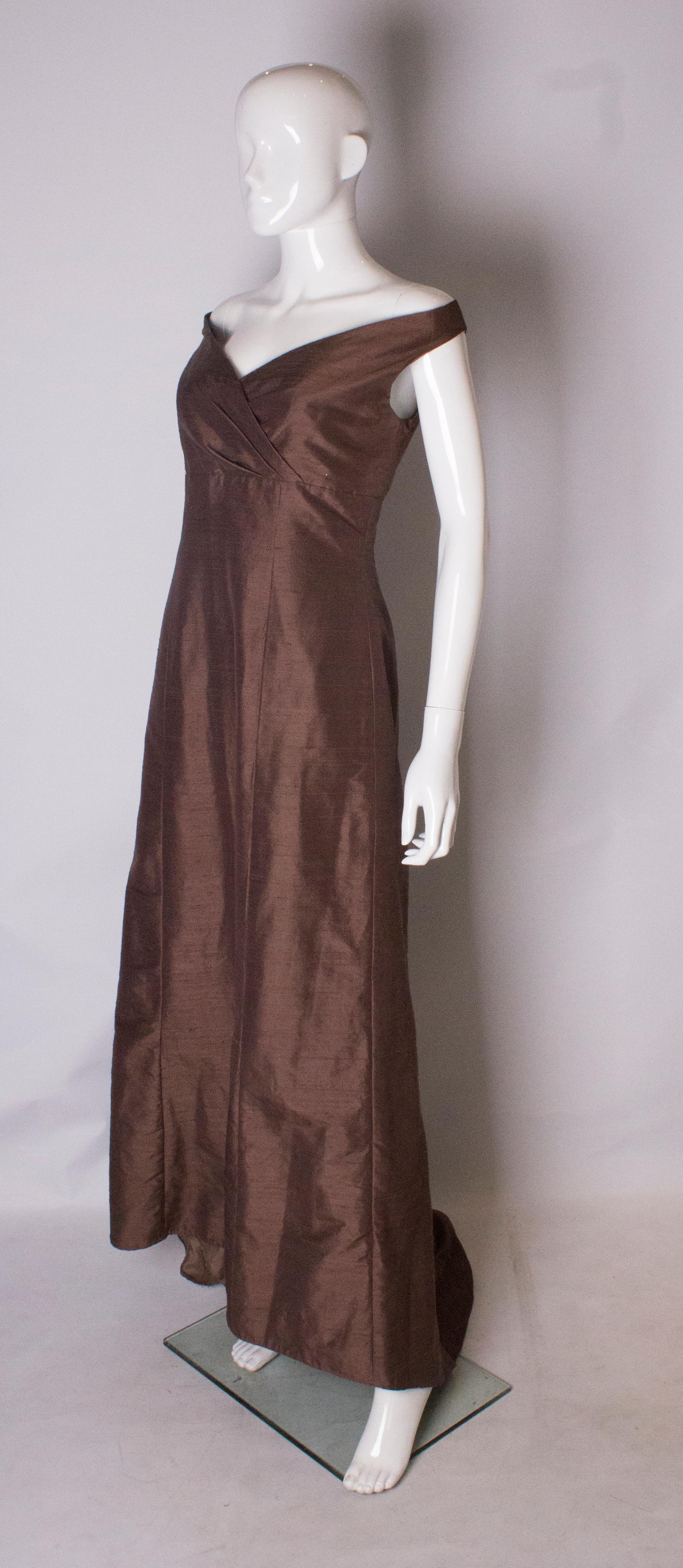 Braunes Seidenkleid im Vintage-Stil (Schwarz) im Angebot
