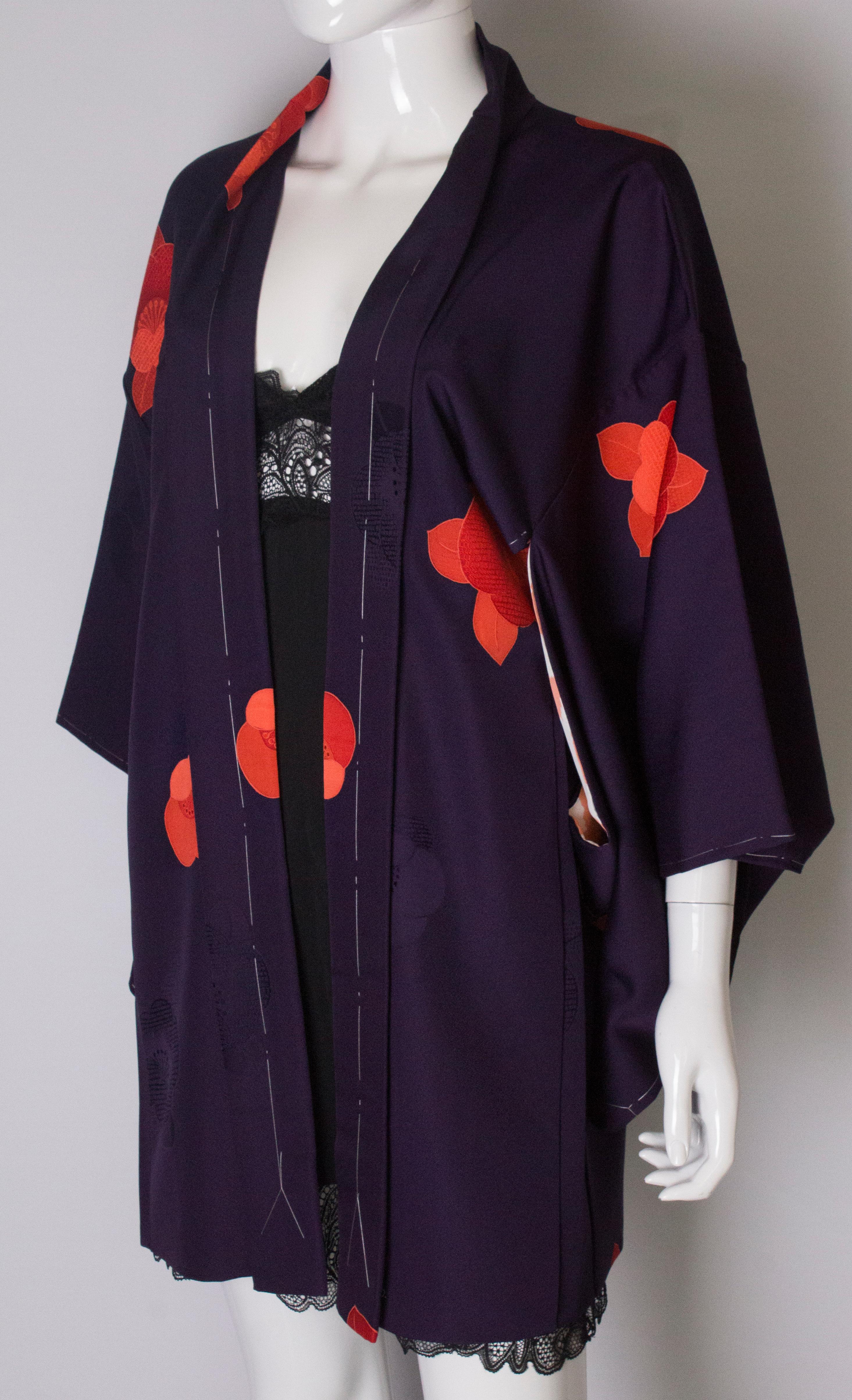 Short Purple Vintage Kimono with Scarlet Flowers In Good Condition In London, GB