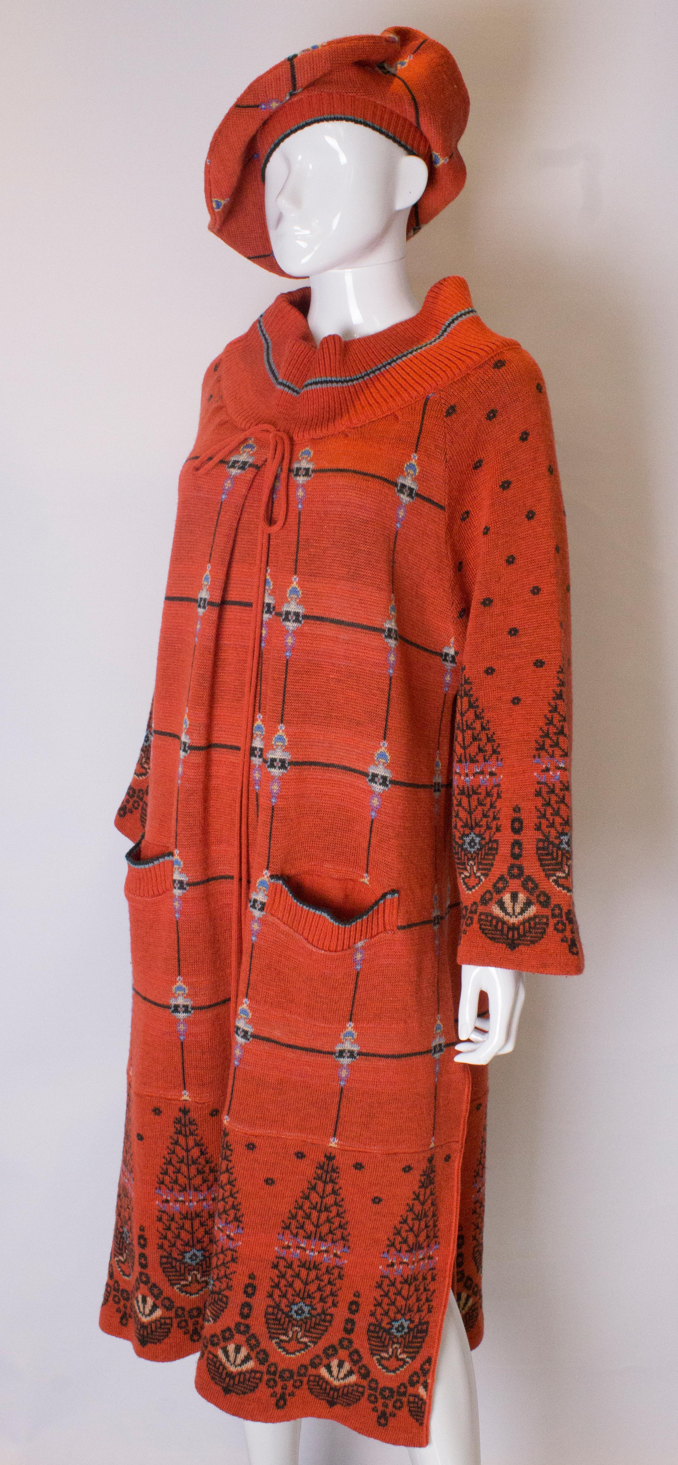 Vintage 1970s Bill Gibb Poncho Coat and Matching Beret In Good Condition In London, GB