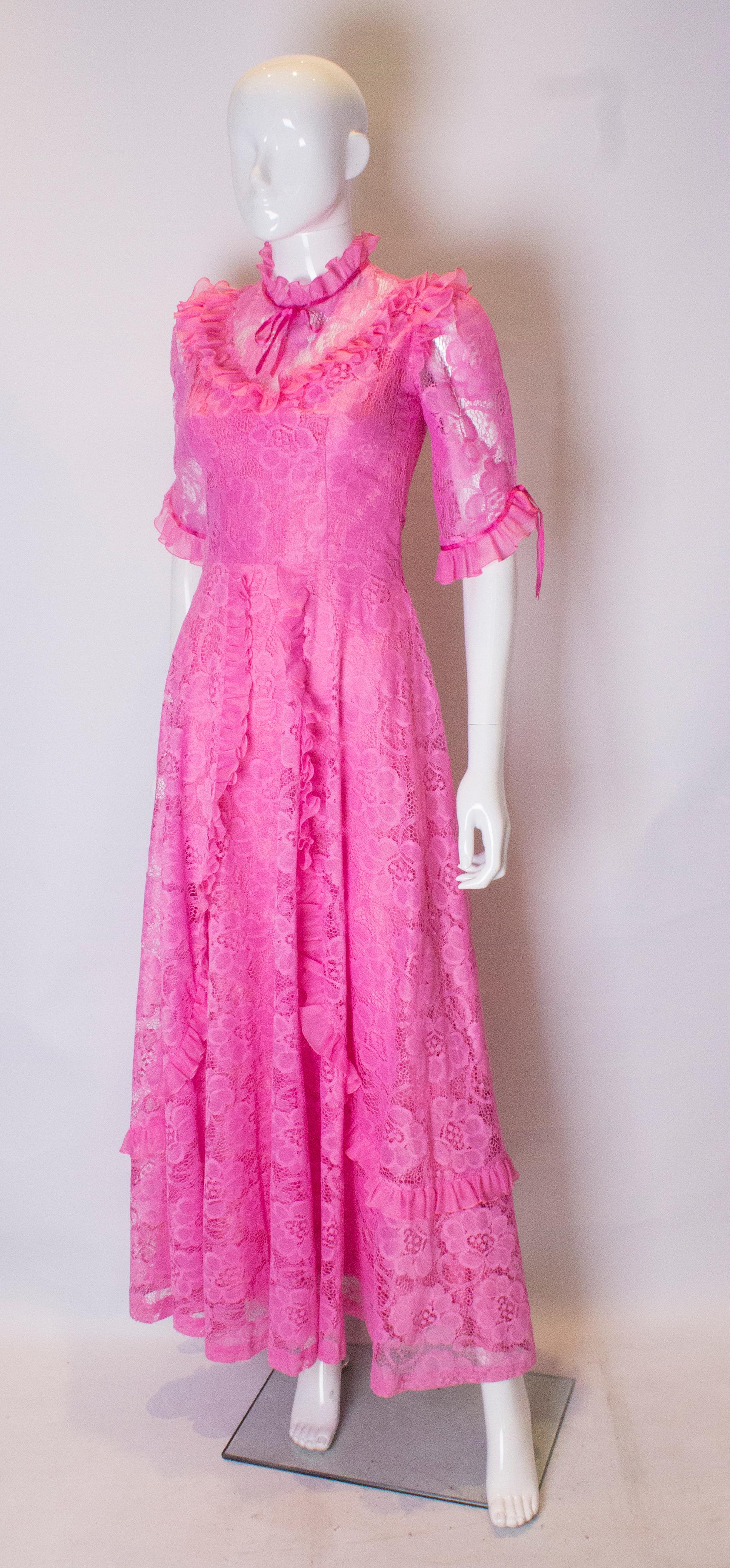 Vintage Pink Lace Dress In Good Condition In London, GB