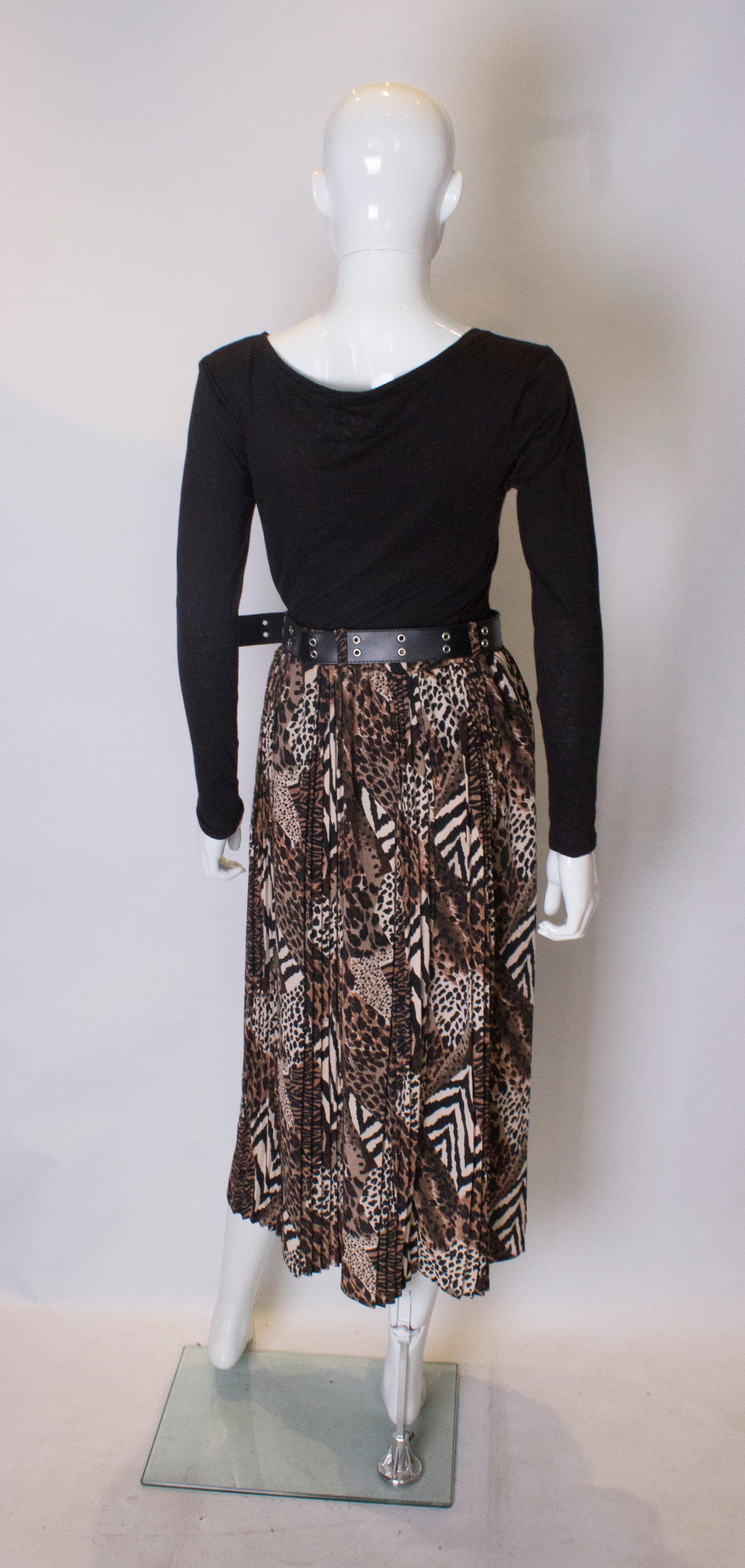 Vintage Leopard Print Skirt with Pleats For Sale 2