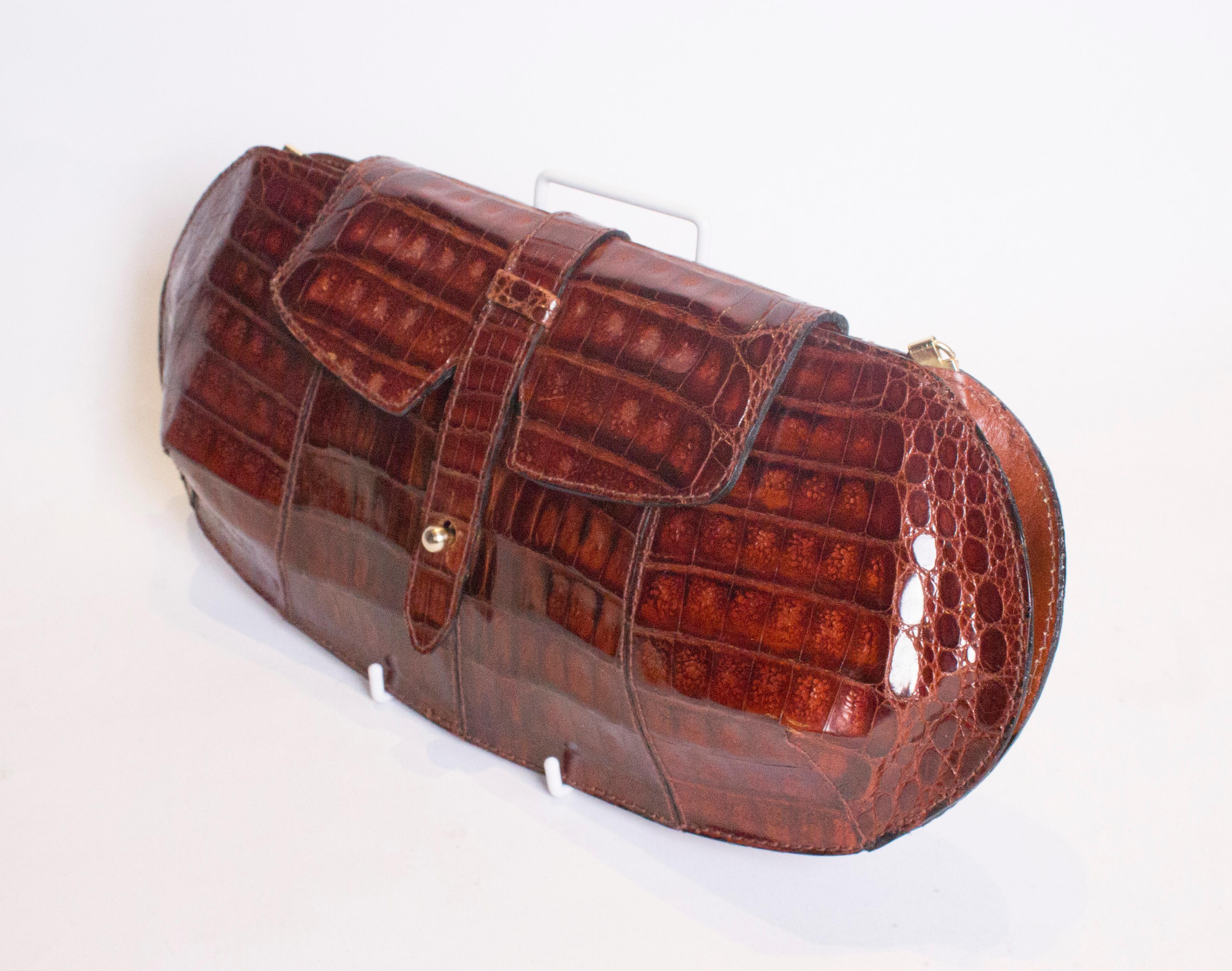 Chic Chestnut Brown Crocodile Bag In Good Condition In London, GB