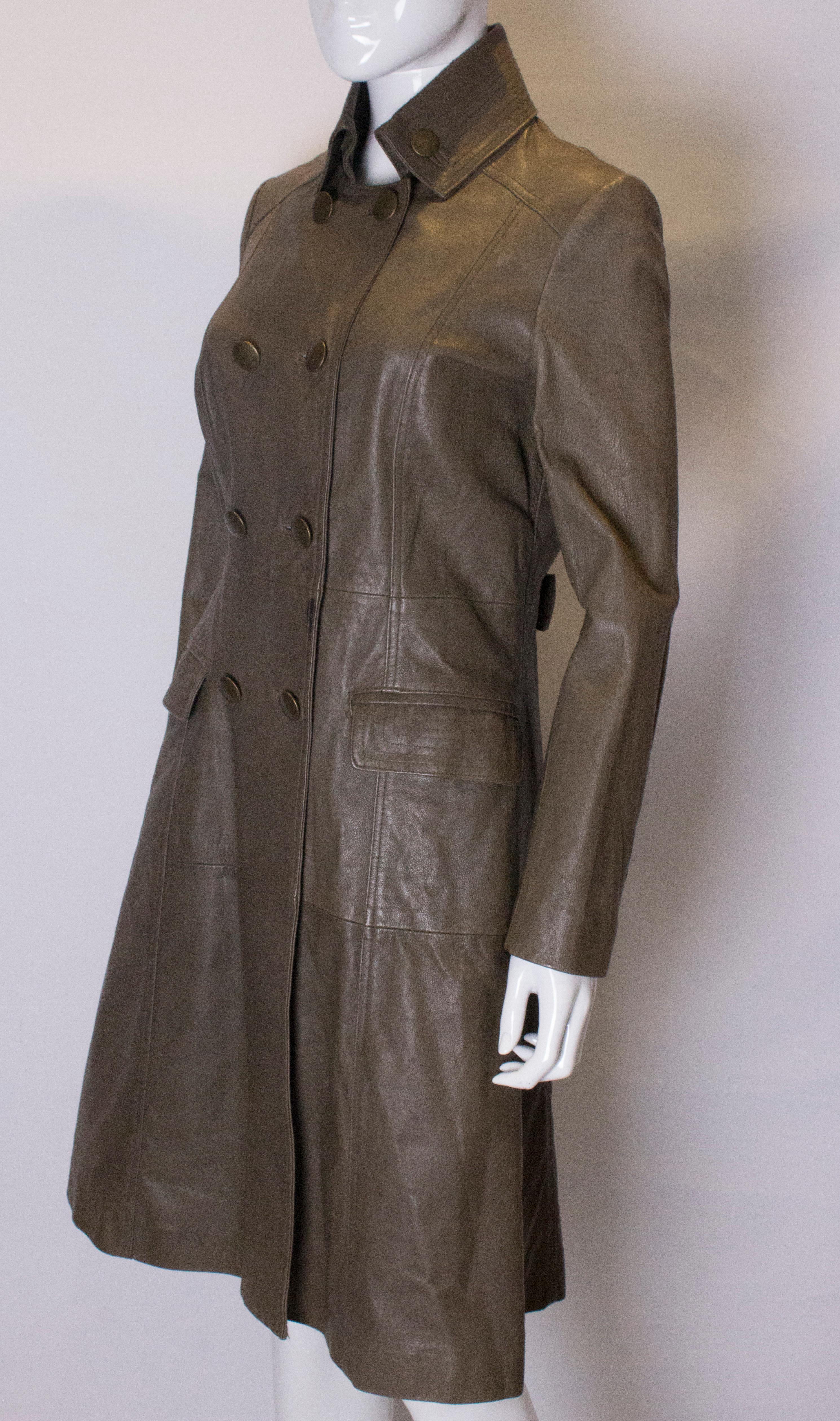 Vintage Olive Leather Coat In Good Condition For Sale In London, GB