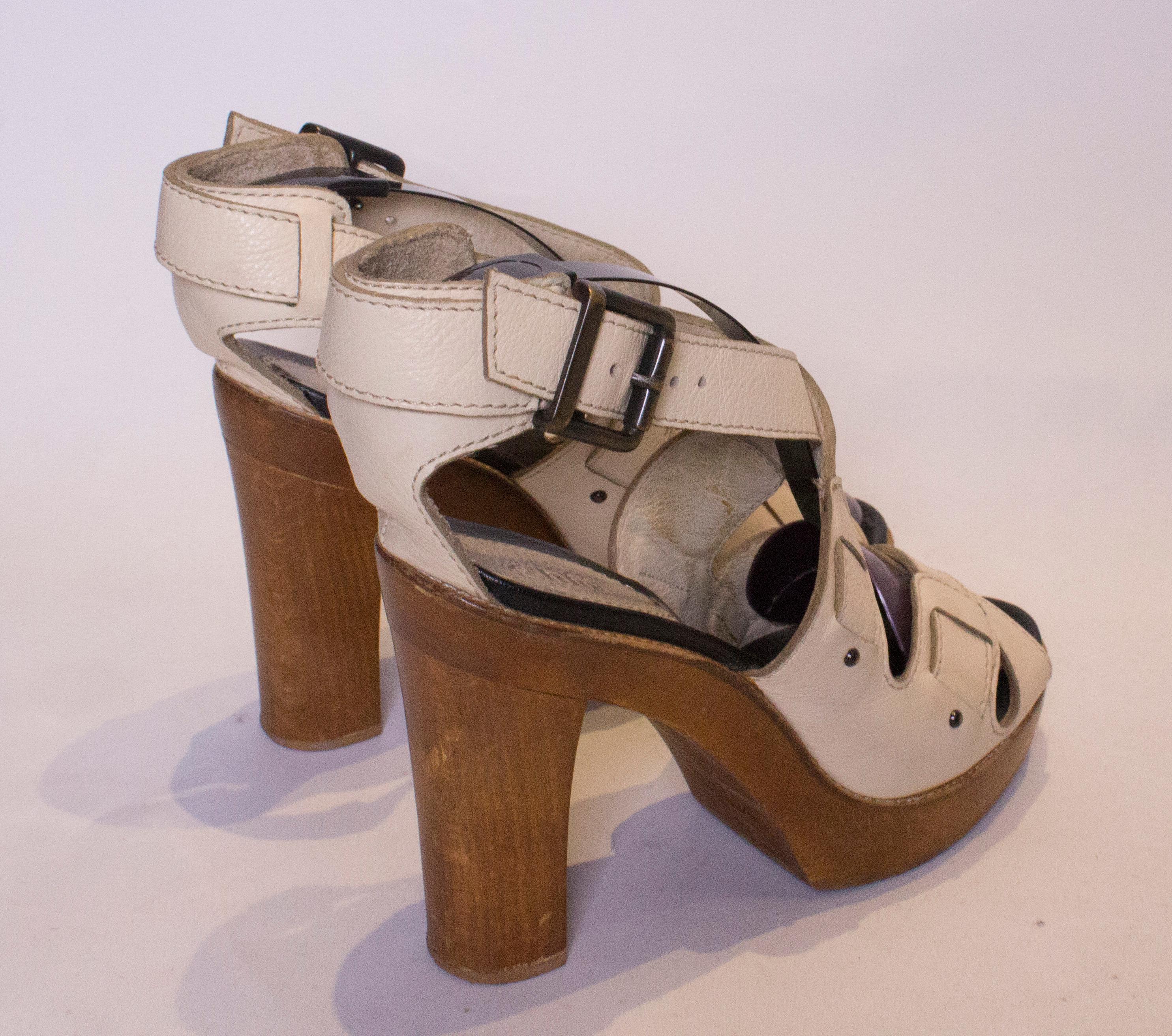 Vintage 1970s Chloe Leather Sandles In Good Condition In London, GB