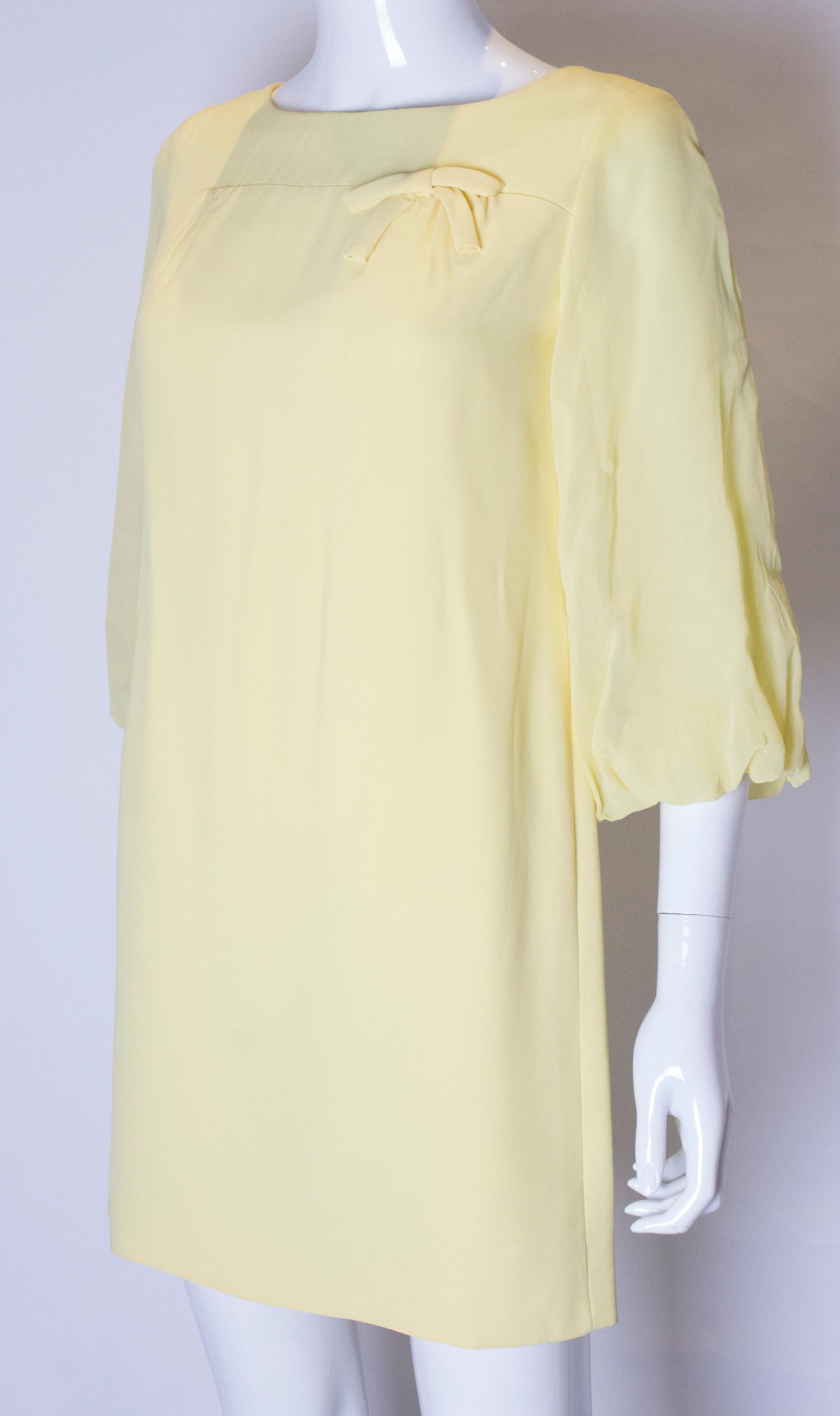 Vintage Yellow Shift Dress In Good Condition For Sale In London, GB