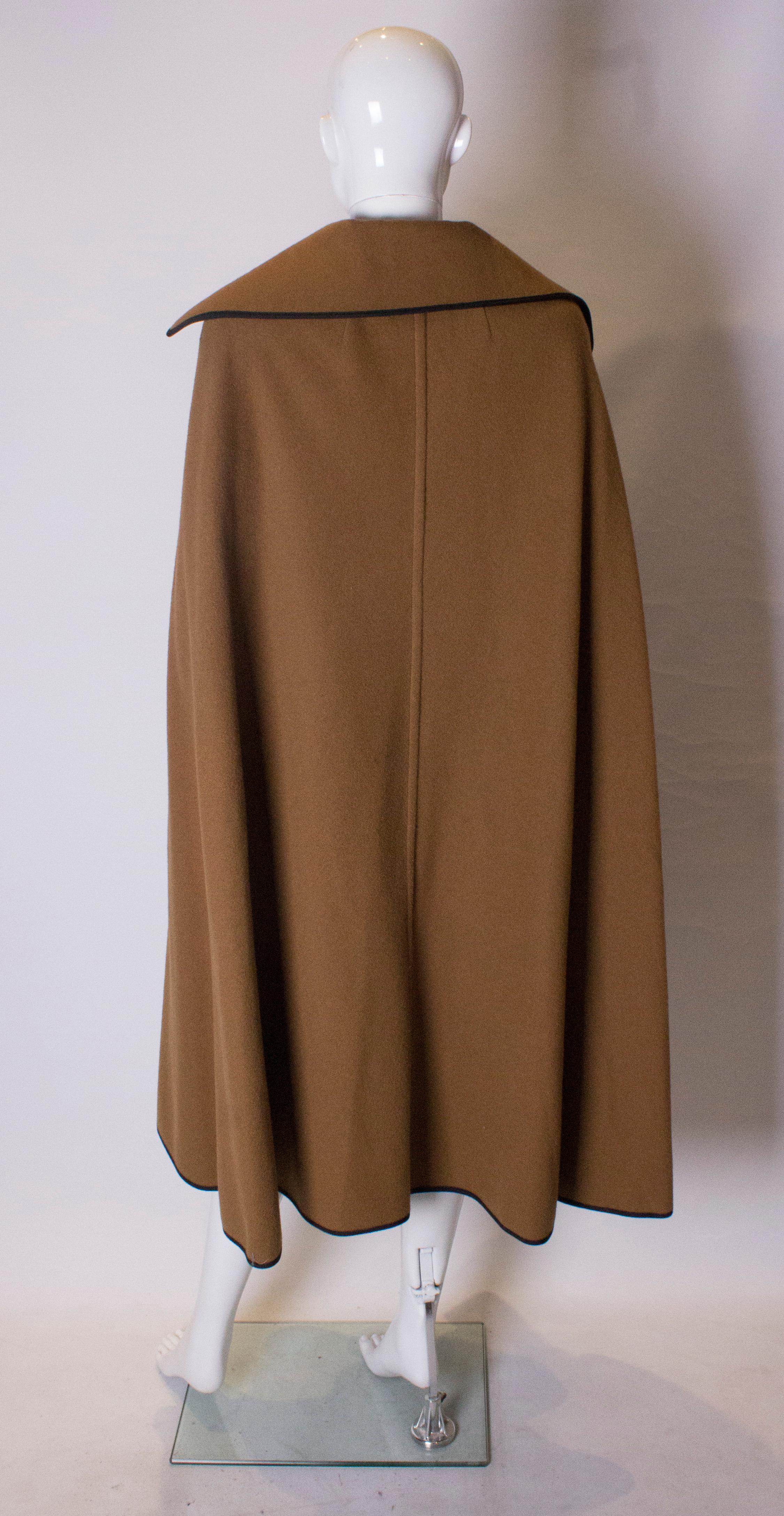 Vintage Jaeger Wool and Camel Hair Cape In Good Condition In London, GB