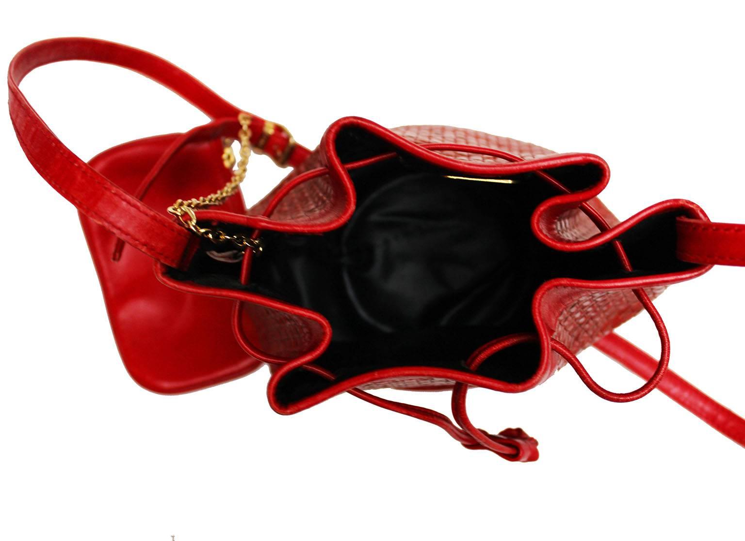 1970s Fendi Red Woven Leather Bucket Bag 2