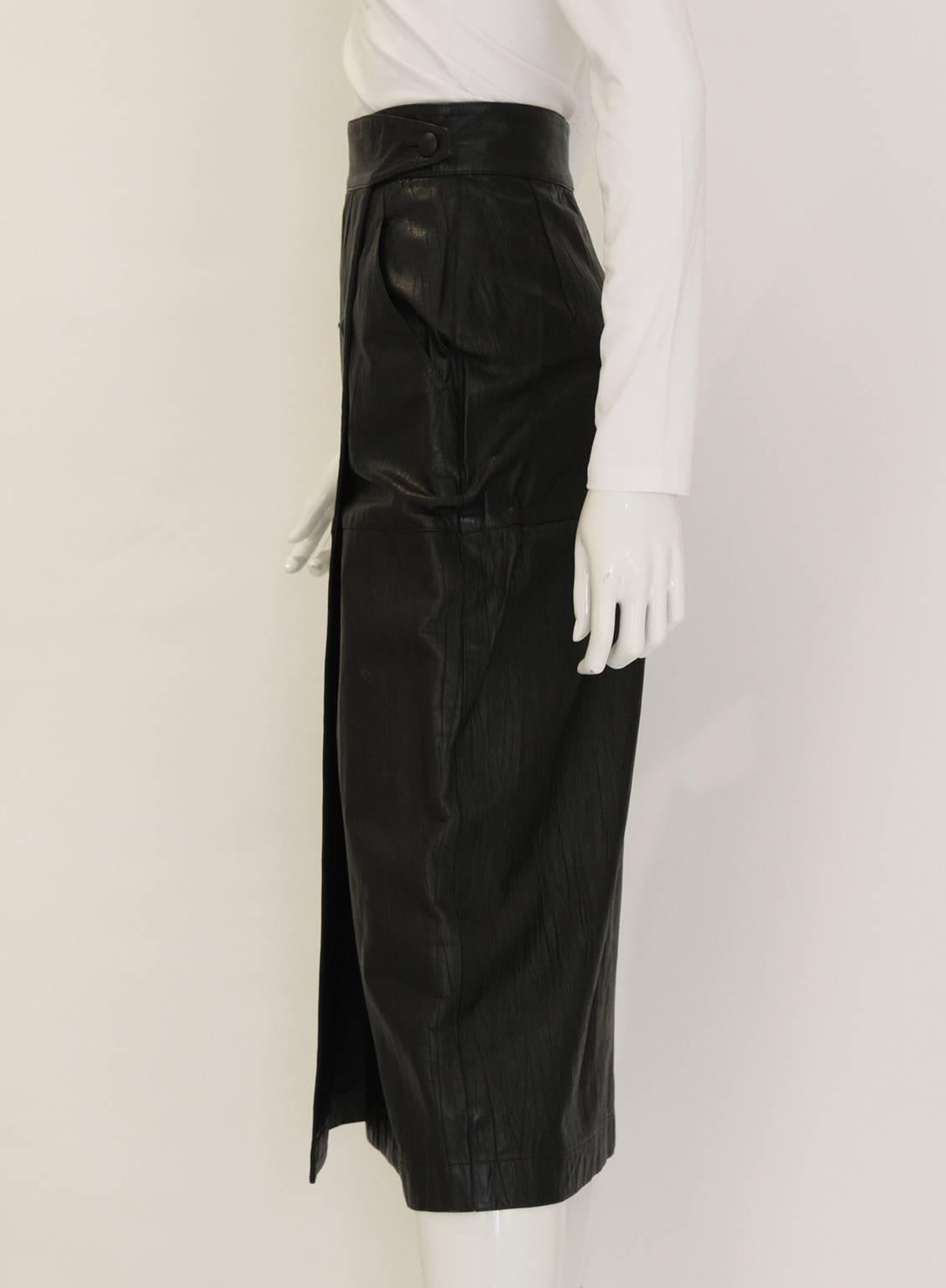 1980s Issey Miyake Black Textured Leather Midi Wrap Over Skirt In Excellent Condition In London, GB