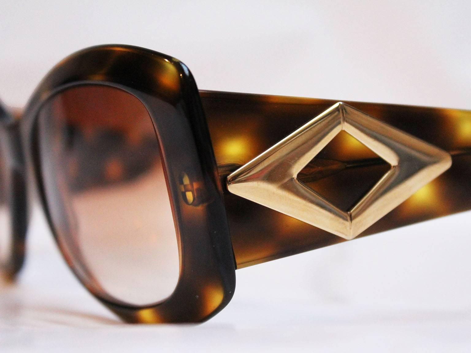 Valentino Tortoiseshell Sunglasses, 1980s  In Excellent Condition In London, GB