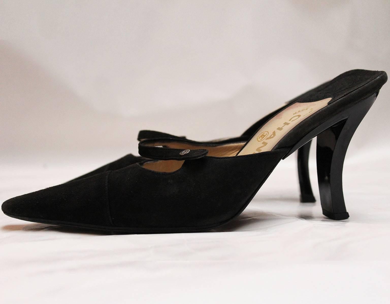 1990s Chanel Black Suede Mules In Good Condition In London, GB