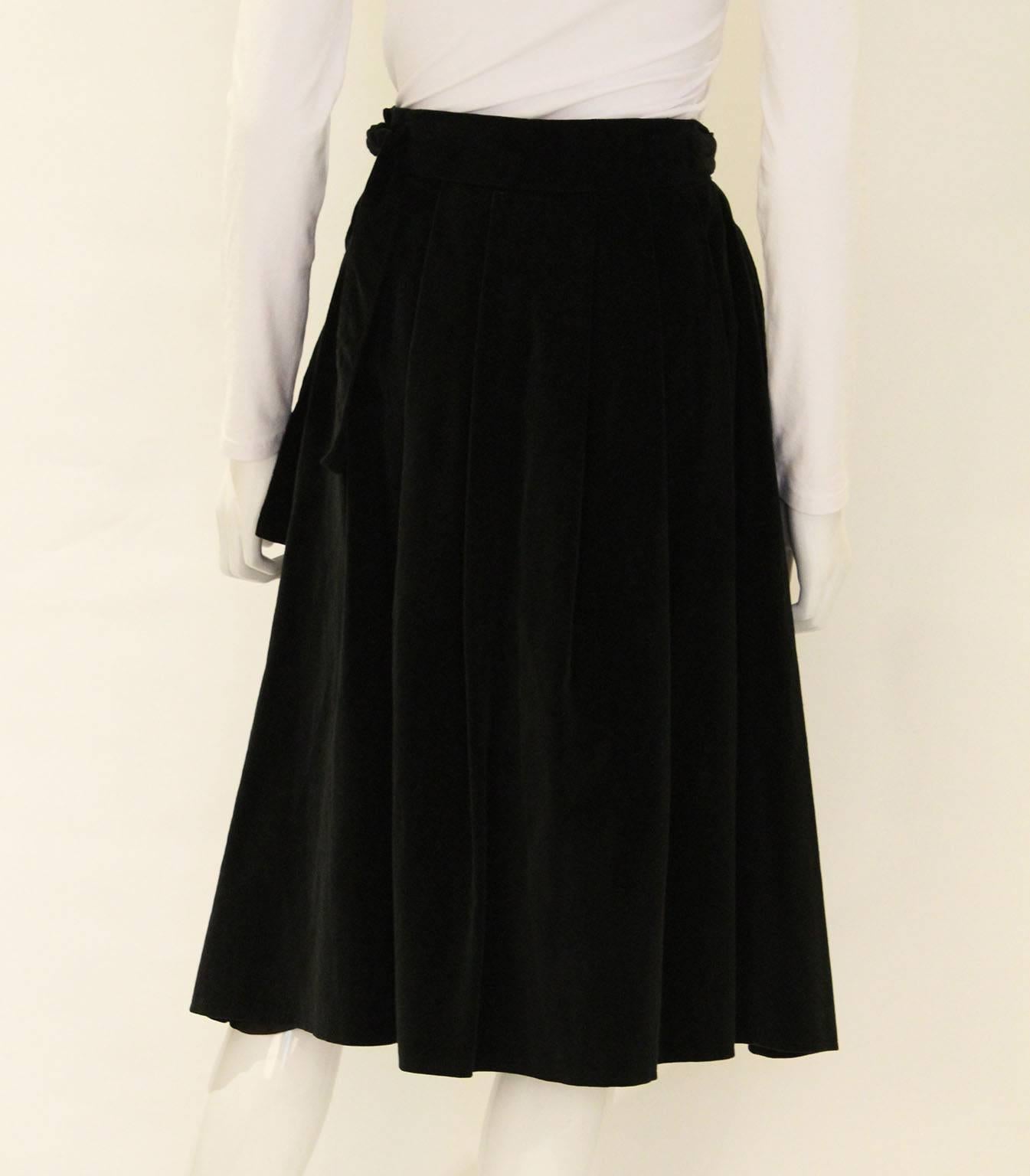 Vintage 1970s Christian Dior Black Velvet Skirt In Excellent Condition In London, GB