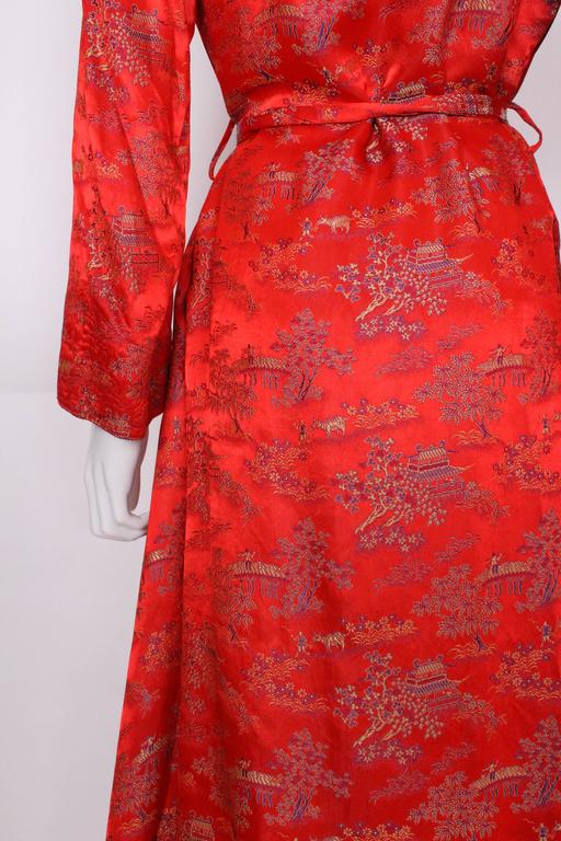 1950s Chinese Style Red Silk Dressing Gown For Sale at 1stDibs