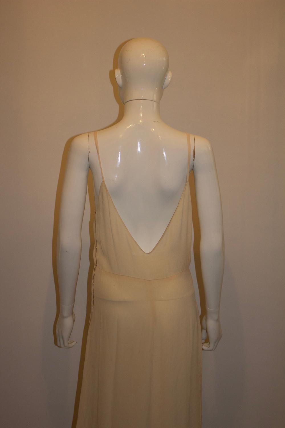 Vintage By I.I.I.I. Robe en soie avec décolleté en V sur le devant et dans le dos Bon état - En vente à London, GB