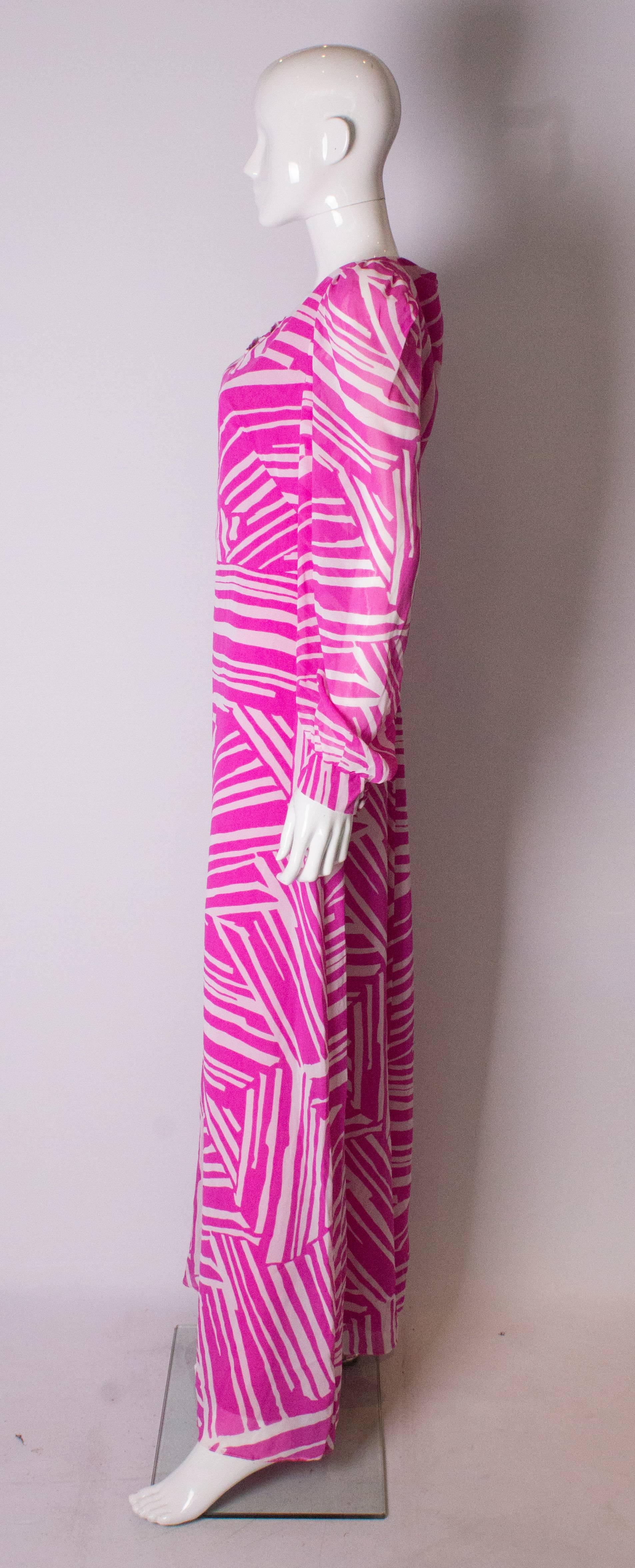 Women's A Vintage 1970s abstract printed Pink and White evening Gown