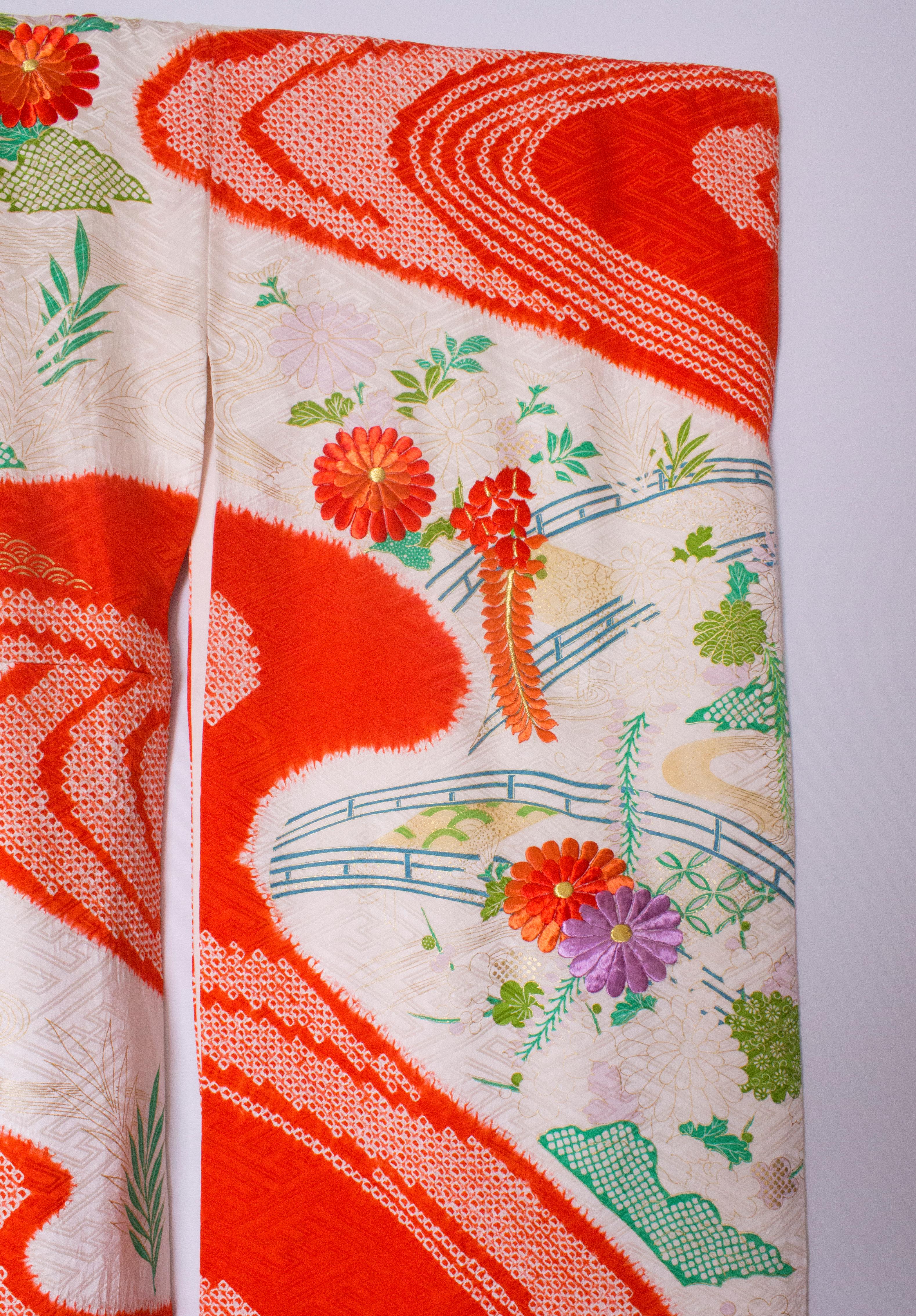 Kimono with elaborate floral embroidery 3