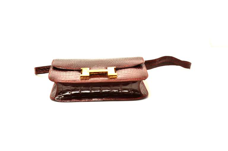 Vintage Hermes 22cm Constance in Burgundy Crocodile with Gold Hardware. In Excellent Condition In Houston, TX