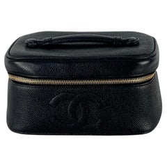 Chanel Porta Vanità in pelle nera caviale CC in rilievo