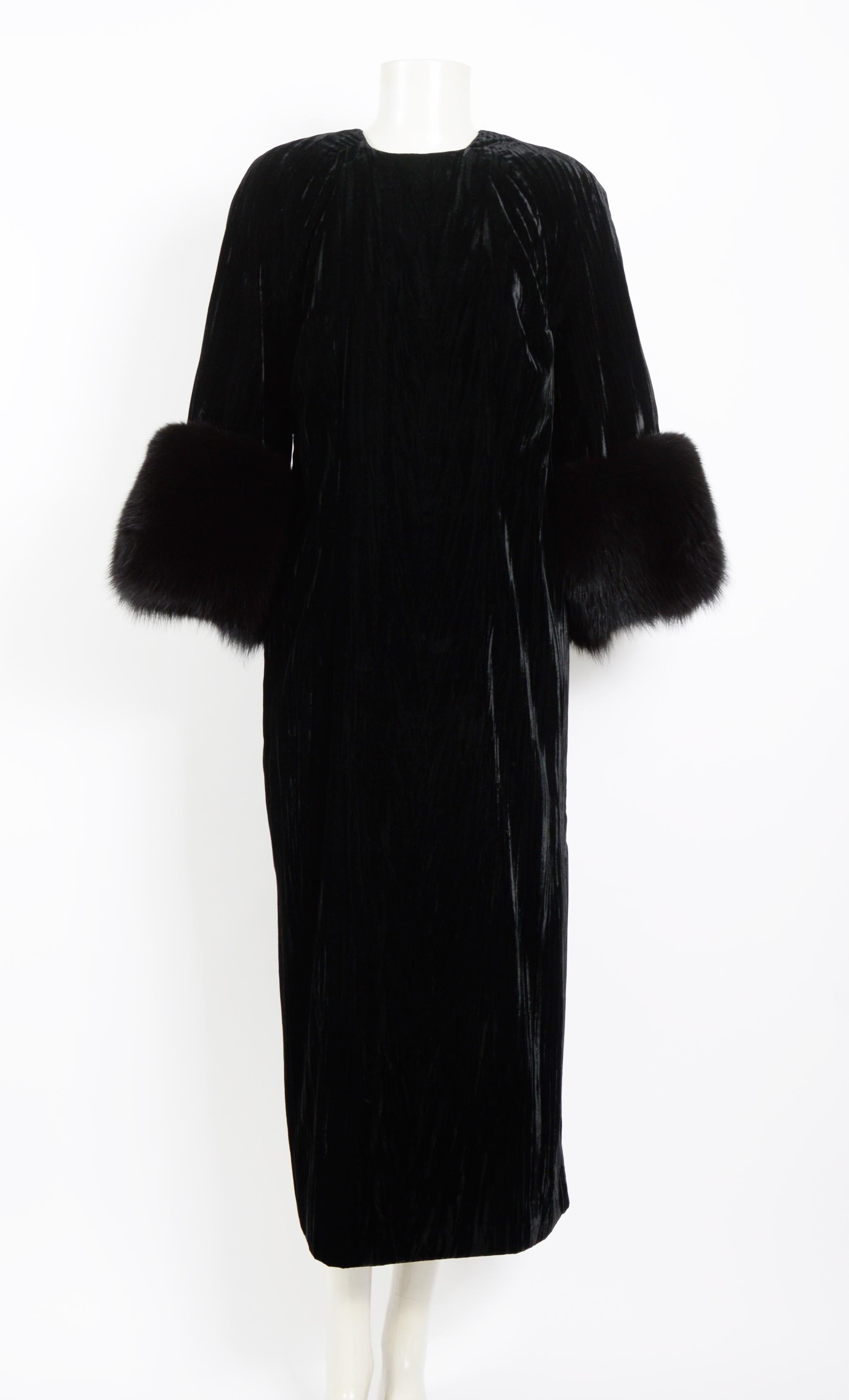 Valentino 1970's black crushed velvet and fur trim sleeves dress (Schwarz)