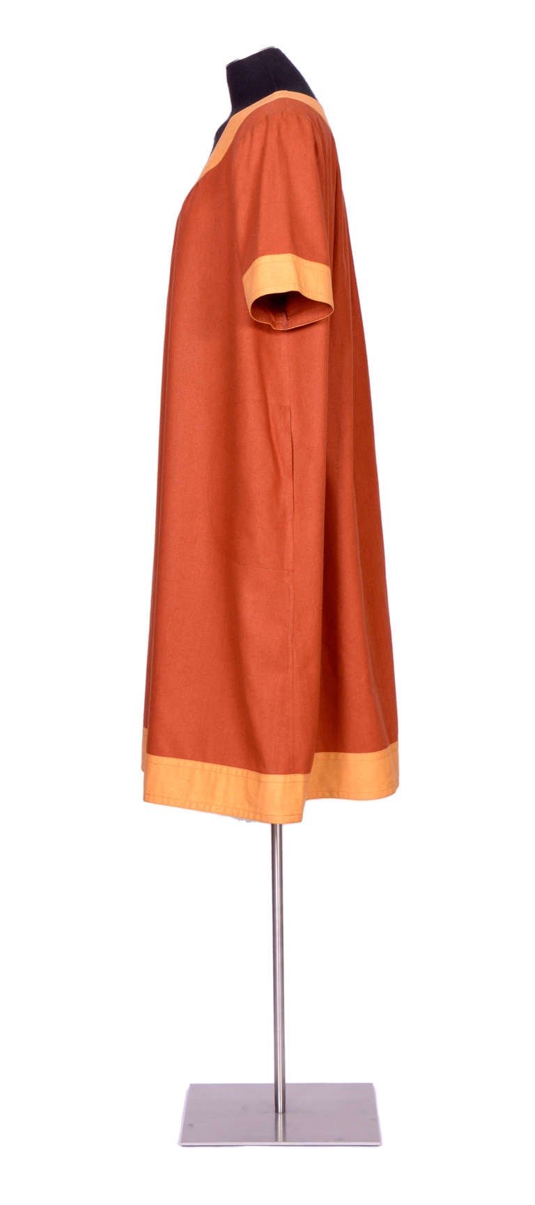 70's YSL comfortable swing dress, 2 inside pockets, made in soft strong cotton linen. Amazing to wear and perfect for summer.
Measurements taken flat in inches  SH to SH 16,5