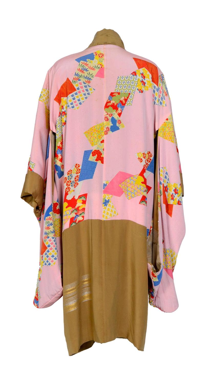 Antique Japanese Silk Embroidered Elegant Kimono For Sale at 1stdibs