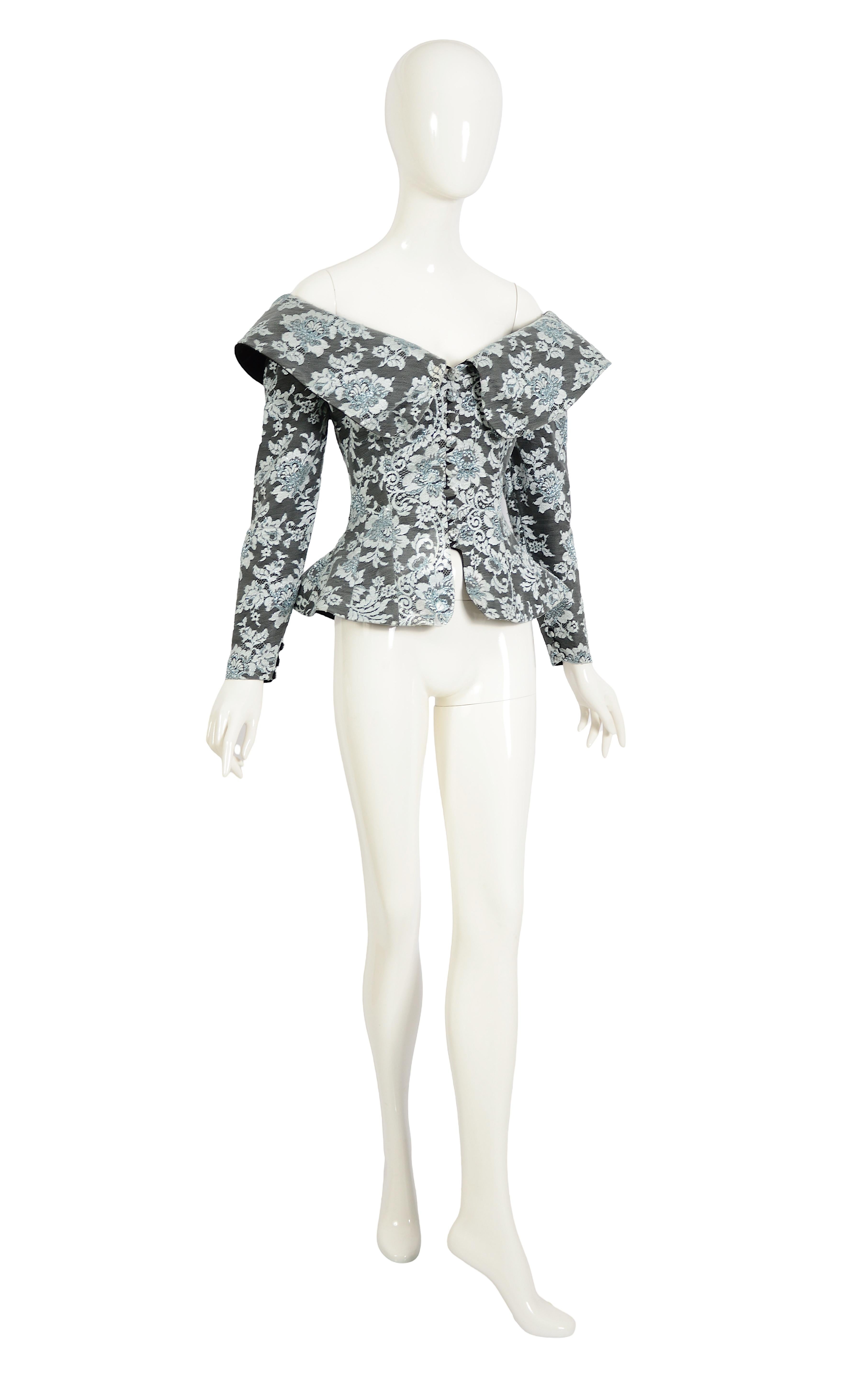 Nina Ricci Semi Couture Edition Boutique Paris Vintage 1990er Jahre Spitze & Seide Jacke im Zustand „Gut“ im Angebot in Antwerpen, Vlaams Gewest