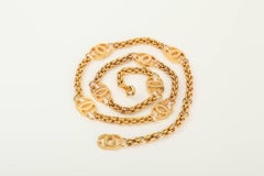 Gucci Vintage 1985 Gold Logo Chain Link Belt