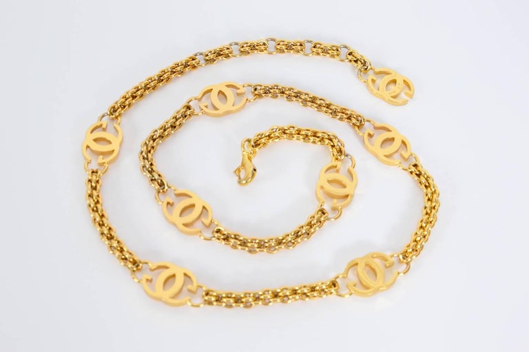 Gucci Vintage 1985 Gold Logo Chain Link Belt at 1stDibs | gucci chain link belt, gucci link belt, gold chain belt