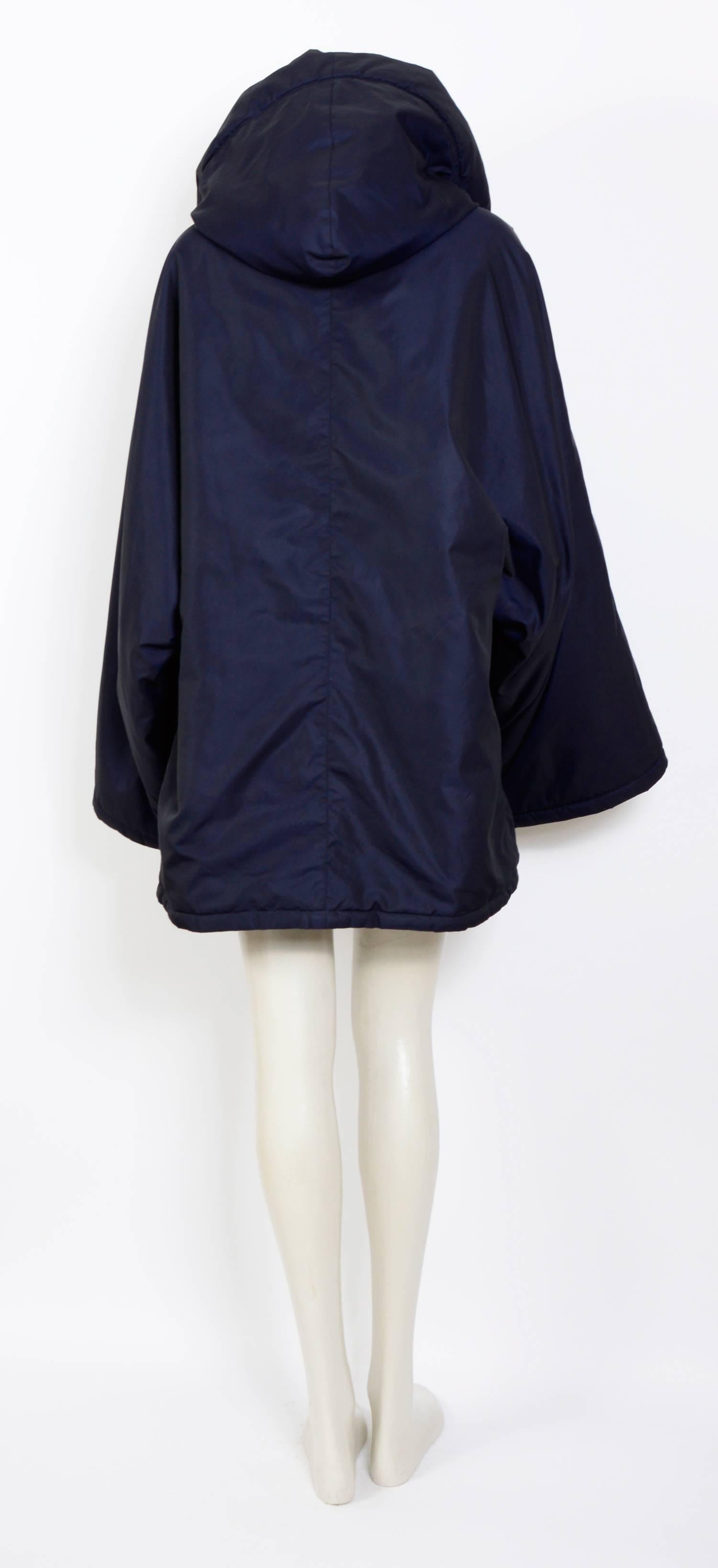 Anne-Marie Baretta vintage oversized hooded blue puffer coat, 1980s  In Excellent Condition In Antwerp, BE