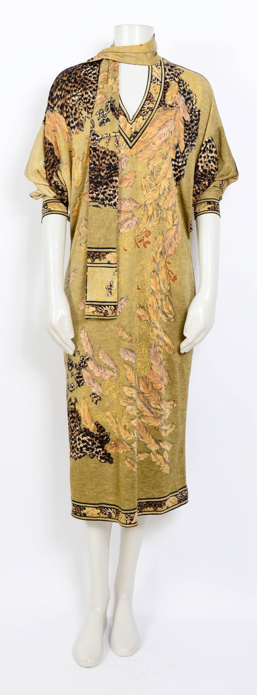 Leonard vintage 1970s feather print jersey dress with matching belt For Sale 1