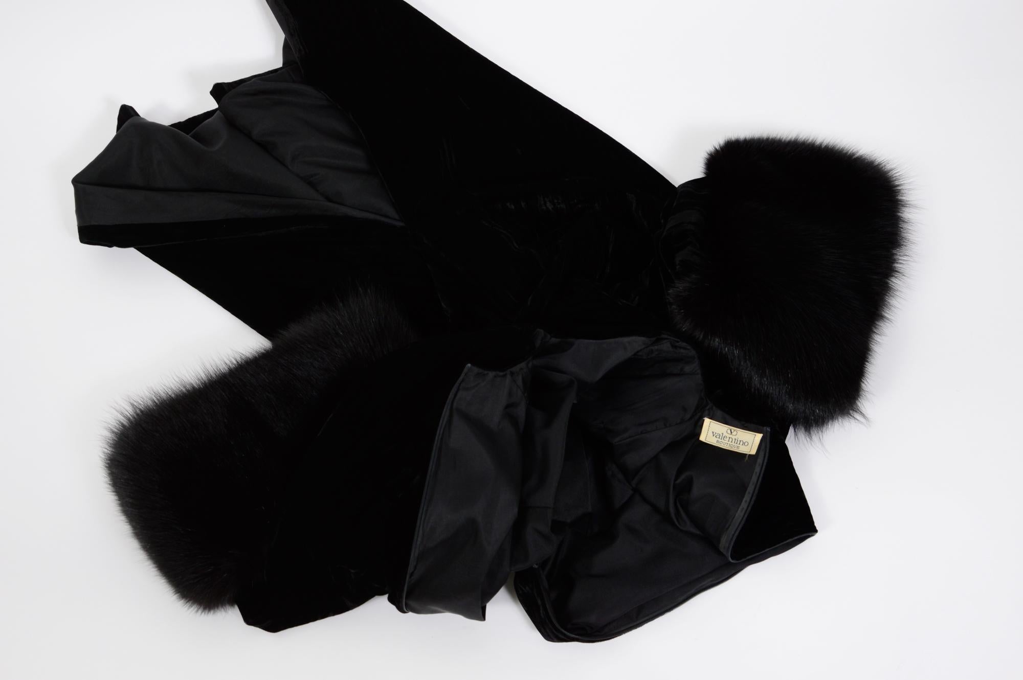 Valentino 1970's black crushed velvet and fur trim sleeves dress Damen
