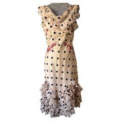 Colección de pasarela de Galliano Primavera/Verano 2008: volantes con bordado floral de lunares