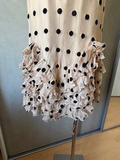 Colección de pasarela de Galliano Primavera/Verano 2008: volantes con bordado floral de lunares