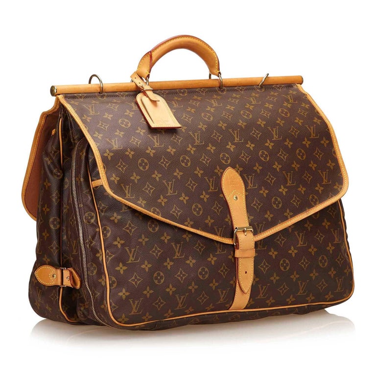 Louis Vuitton Brown Monogram Sac Chasse For Sale at 1stdibs