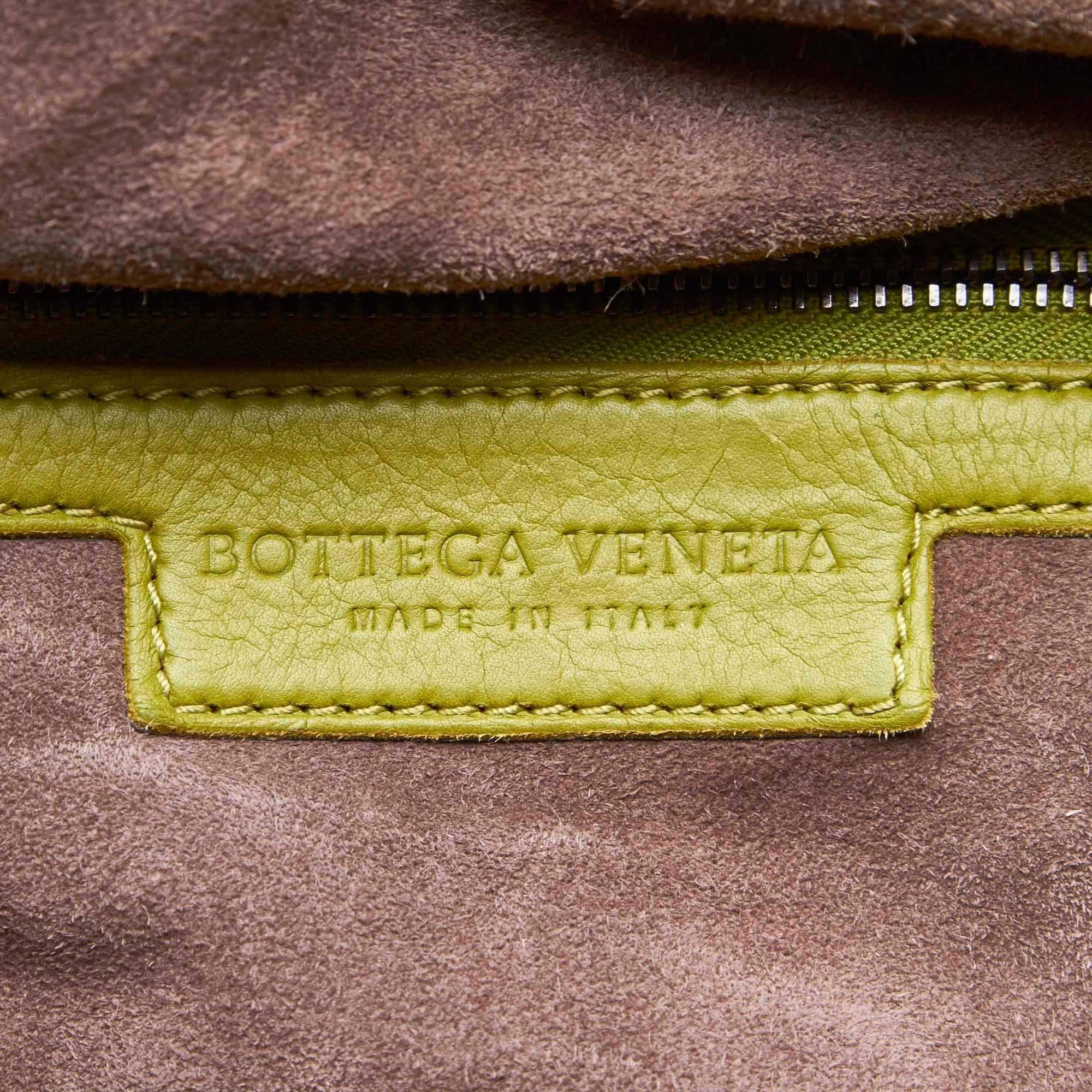 Women's or Men's Bottega Veneta Green Leather Shoulder Bag