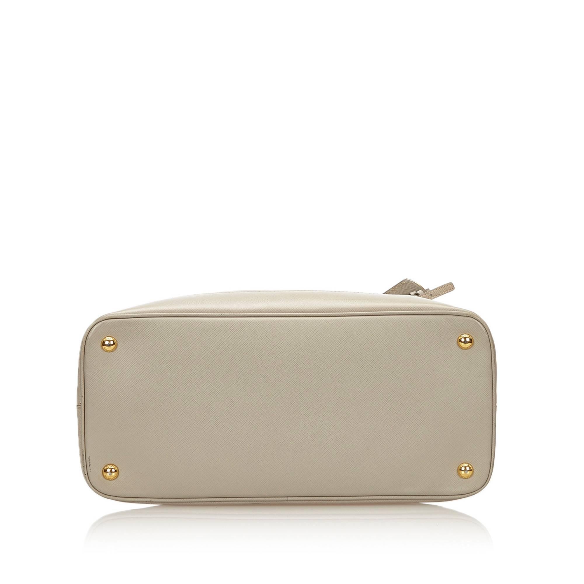 Women's Prada Brown x Beige Saffiano Leather Handbag For Sale